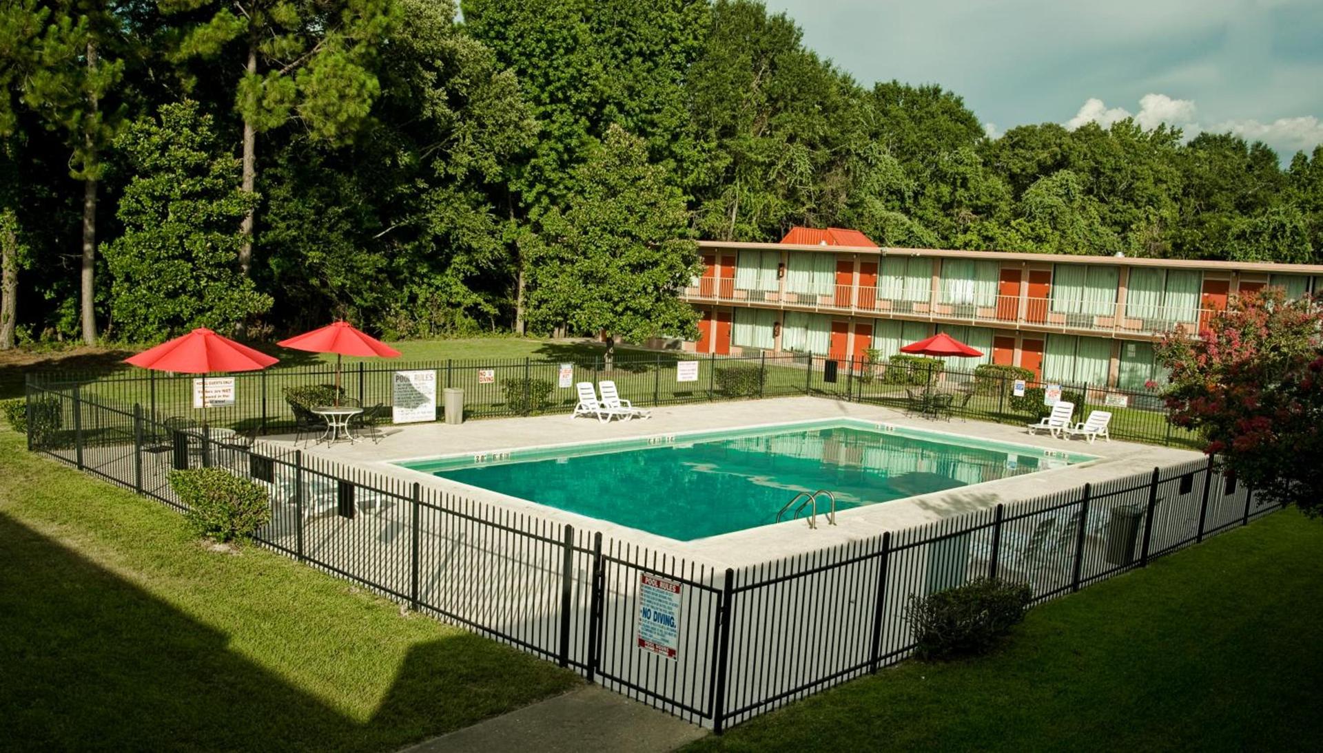 Express Inn & Suites photo 2