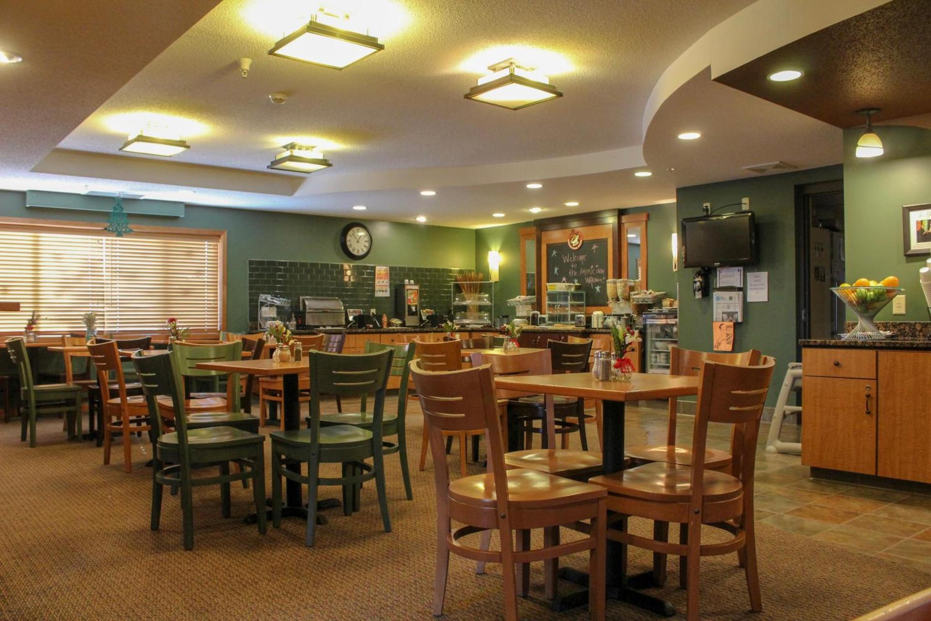 AmeriVu Inn and Suites - Waconia photo 61
