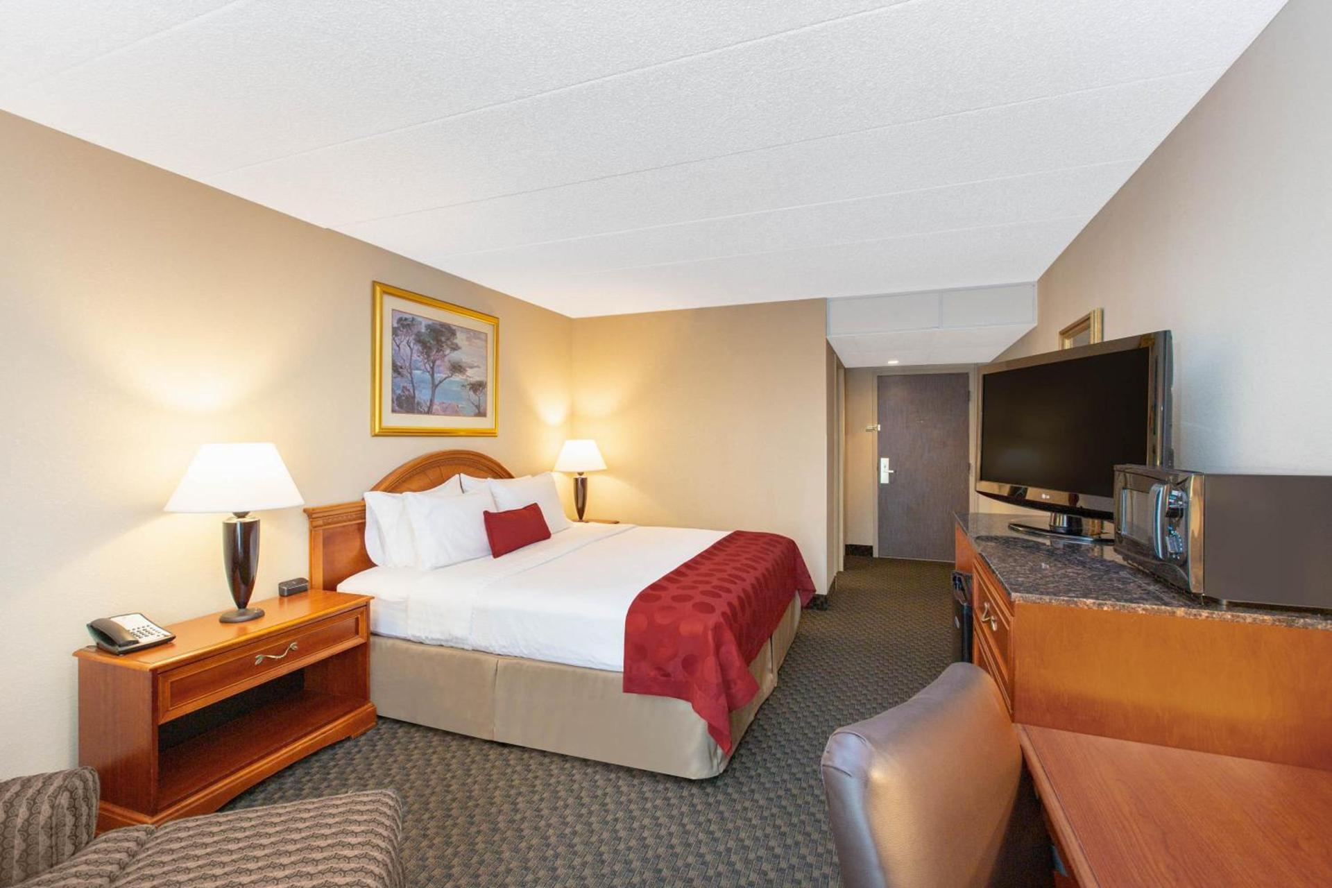 Ramada by Wyndham Midtown Grand Island photo 23