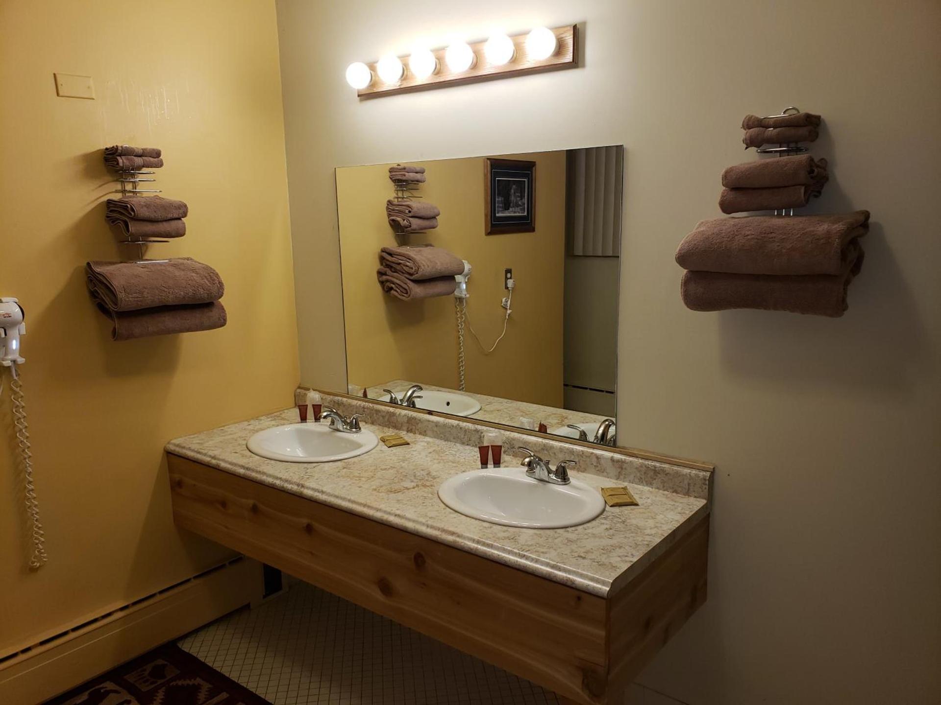 Willard Munger Inn photo 7