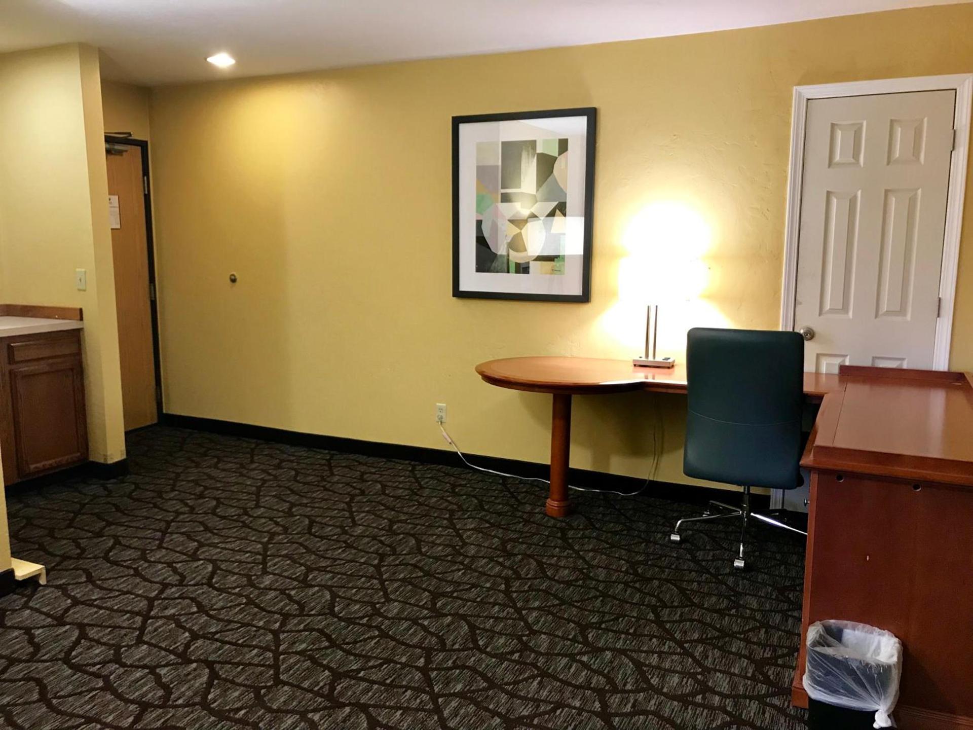 Super 8 by Wyndham Union Gap Yakima Area photo 23