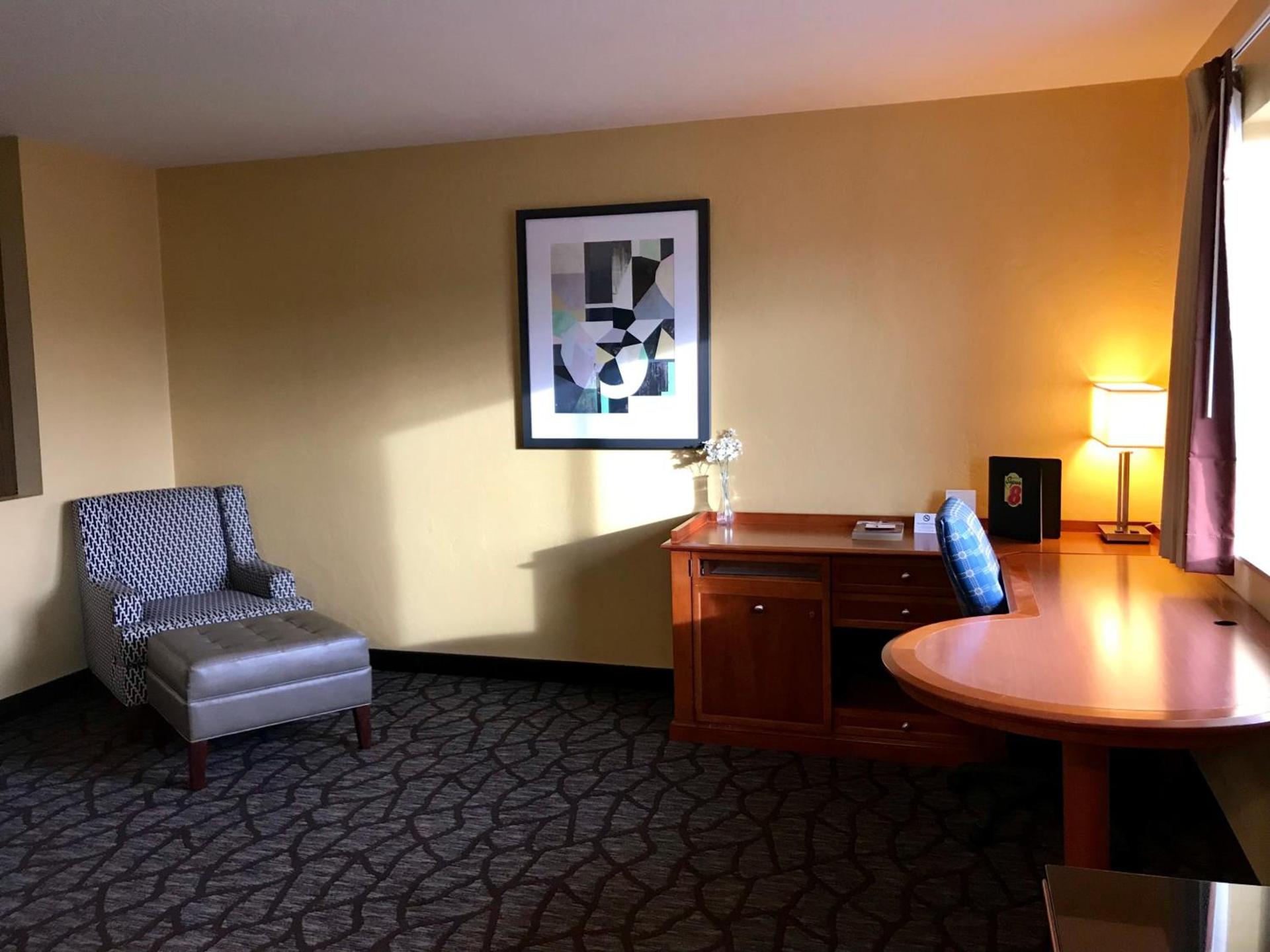 Super 8 by Wyndham Union Gap Yakima Area photo 18