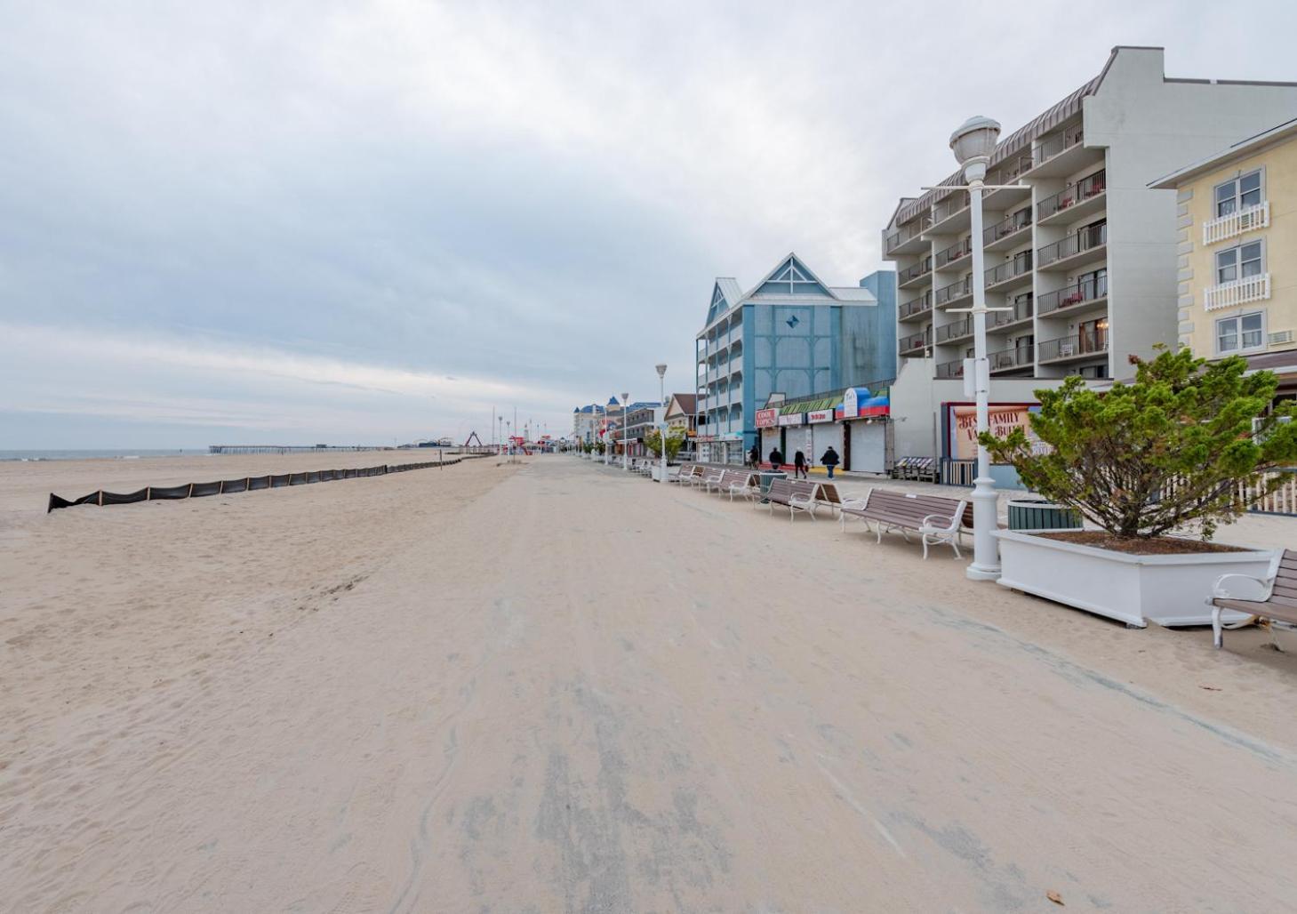 Boardwalk One photo 8
