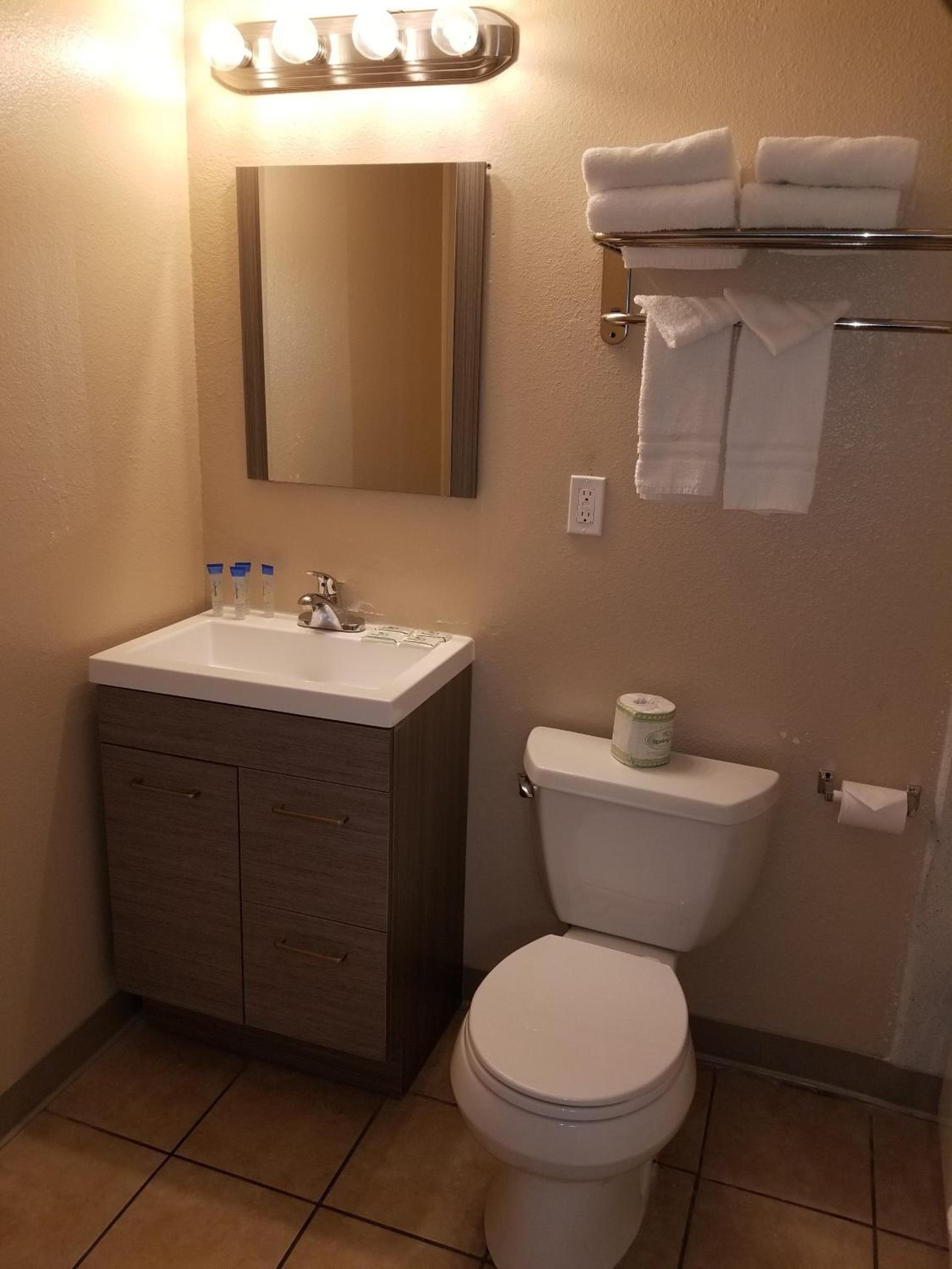 Beverly Lodge photo 19