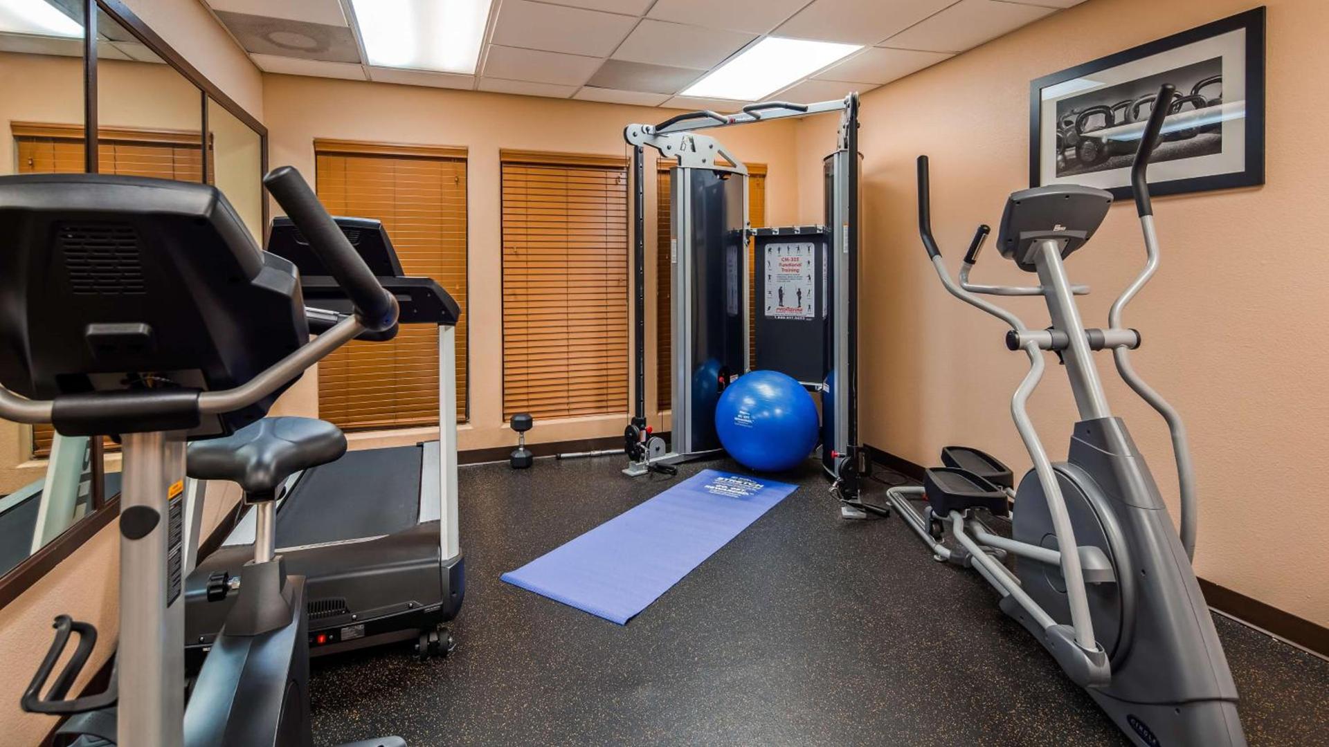 Best Western Plus The Woodlands photo 7