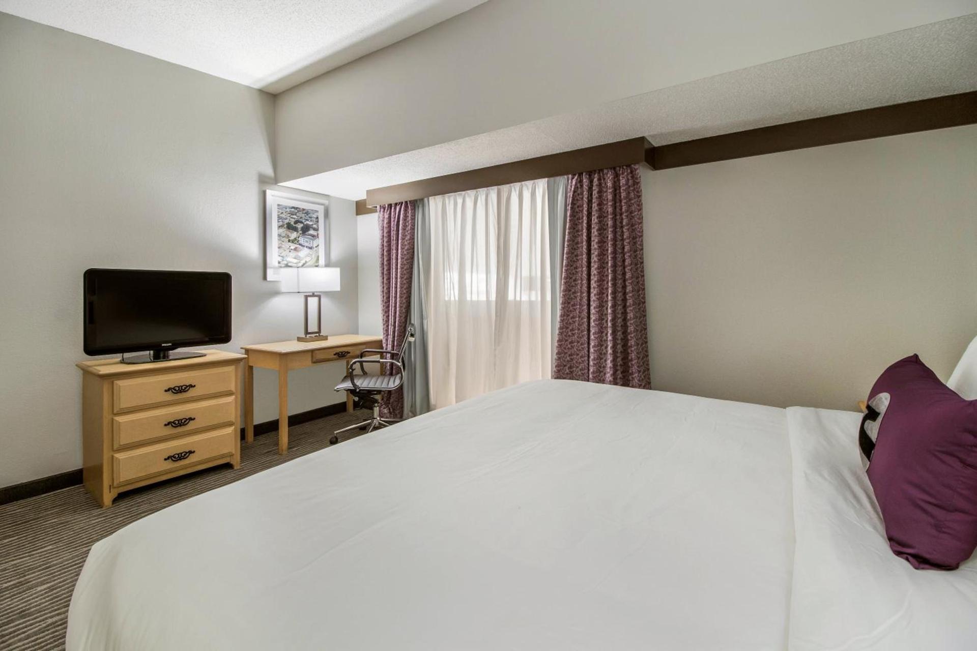 Clarion Hotel Jackson Northwest photo 15