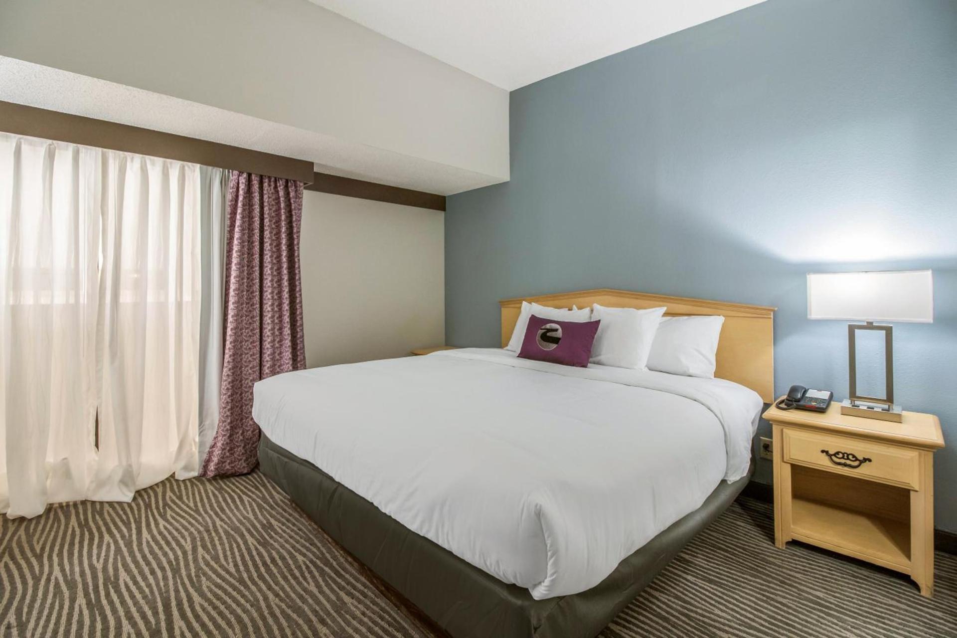Clarion Hotel Jackson Northwest photo 14