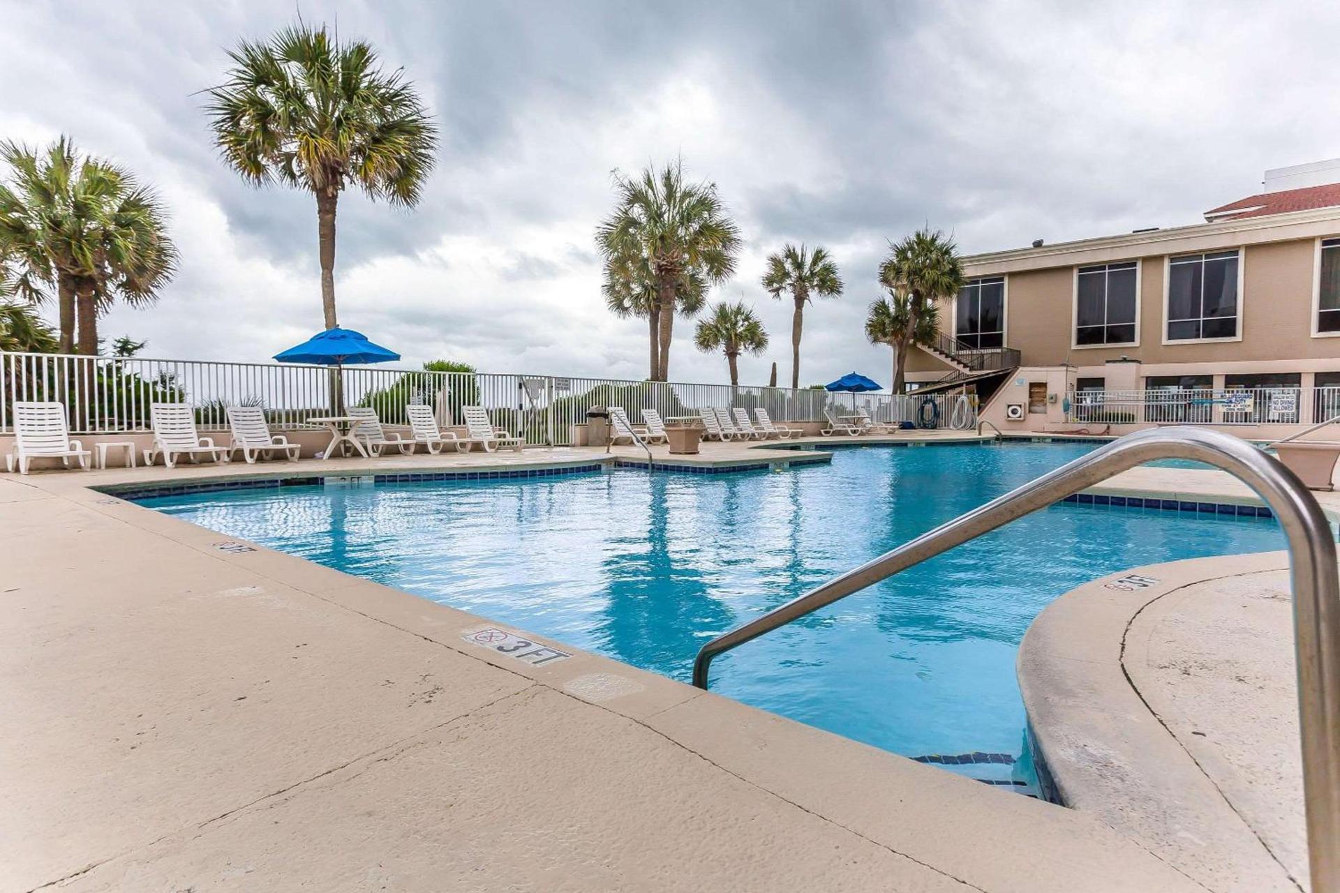 Ocean Crest Inn and Suites photo 13