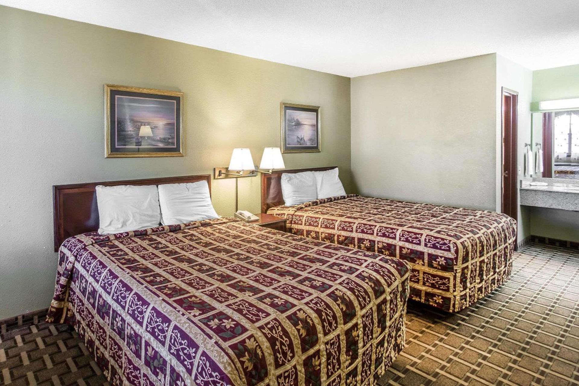 Rodeway Inn & Suites Smyrna - Nashville Area photo 17