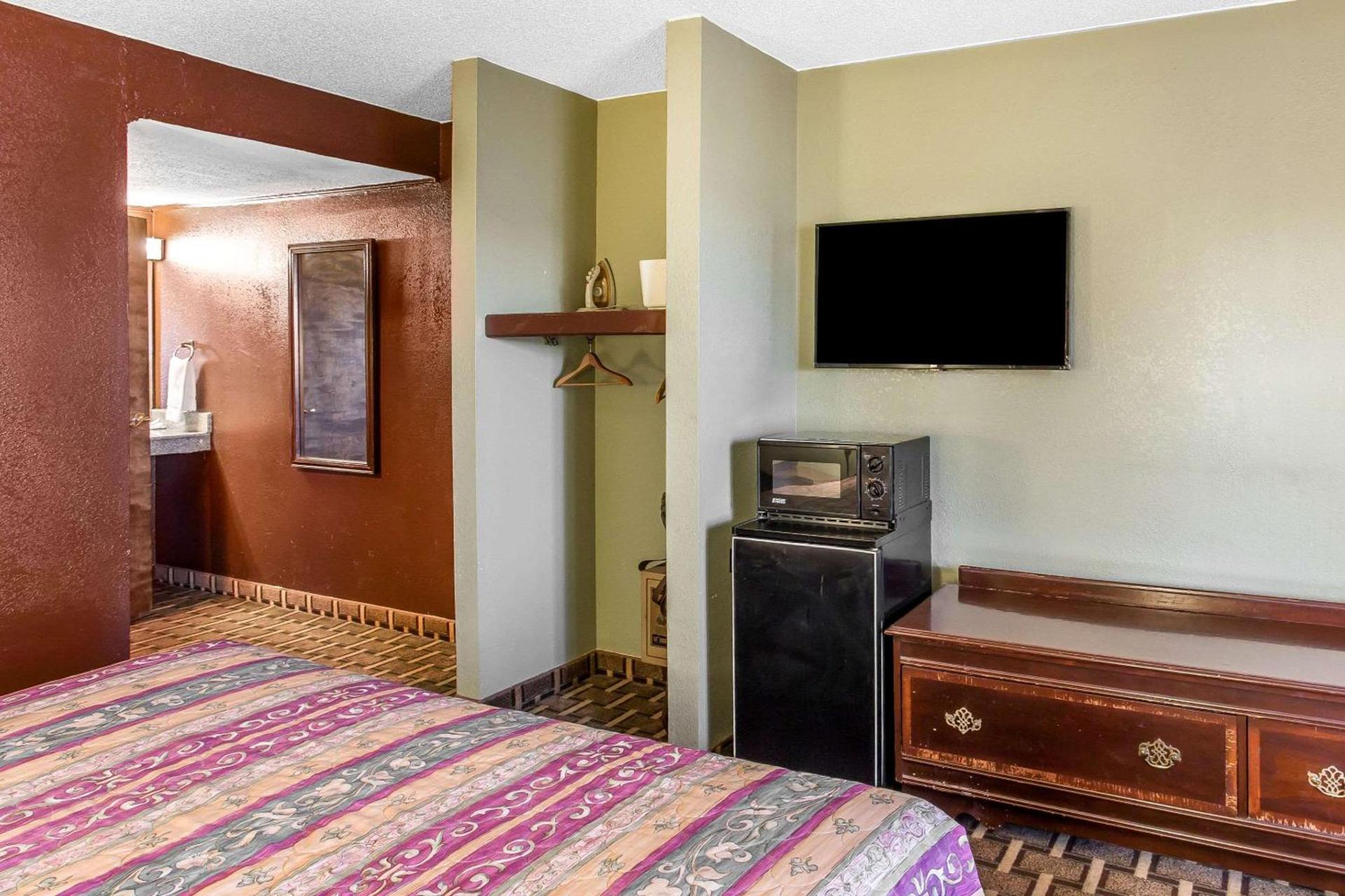 Rodeway Inn & Suites Smyrna - Nashville Area photo 19