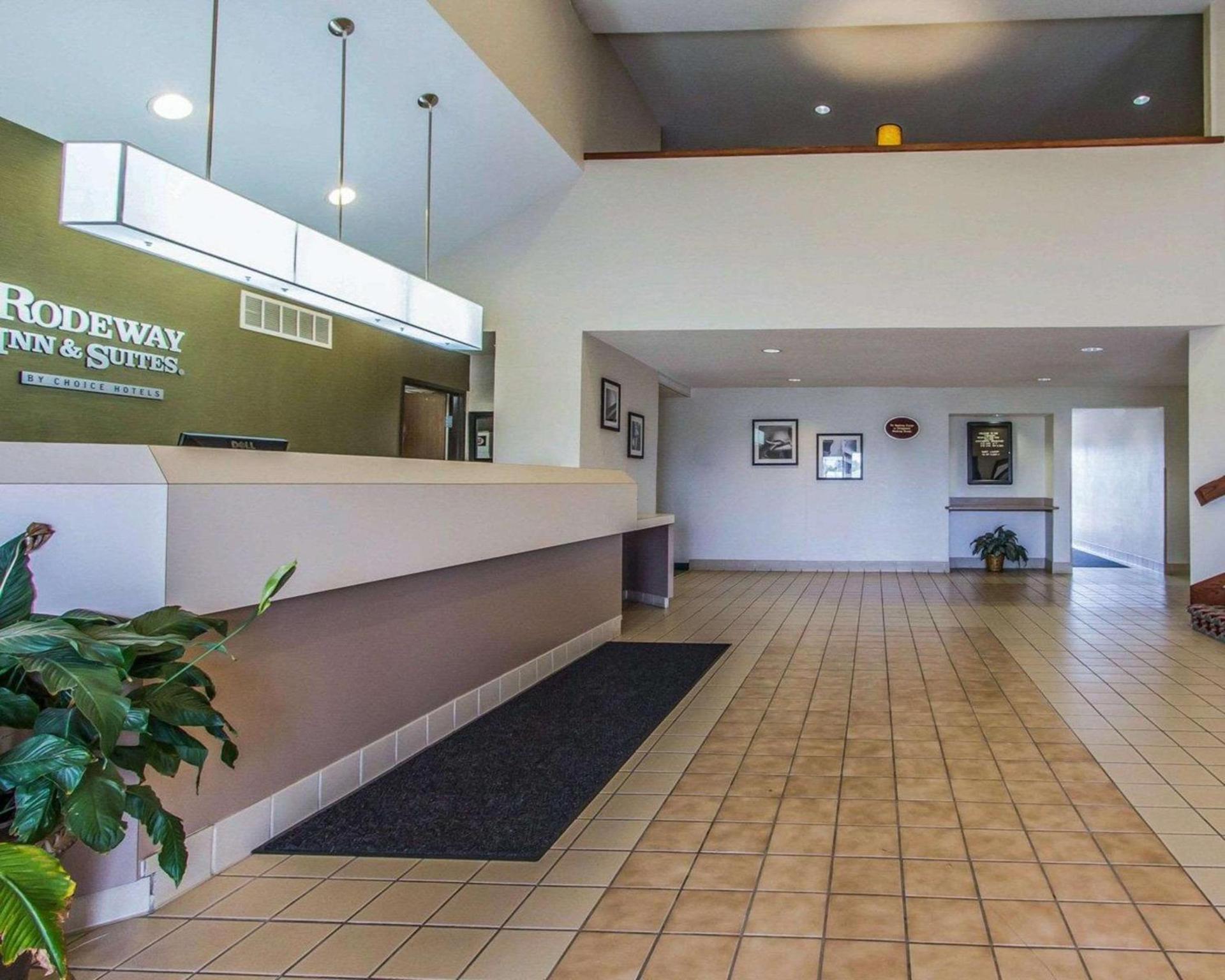 Rodeway Inn photo 5