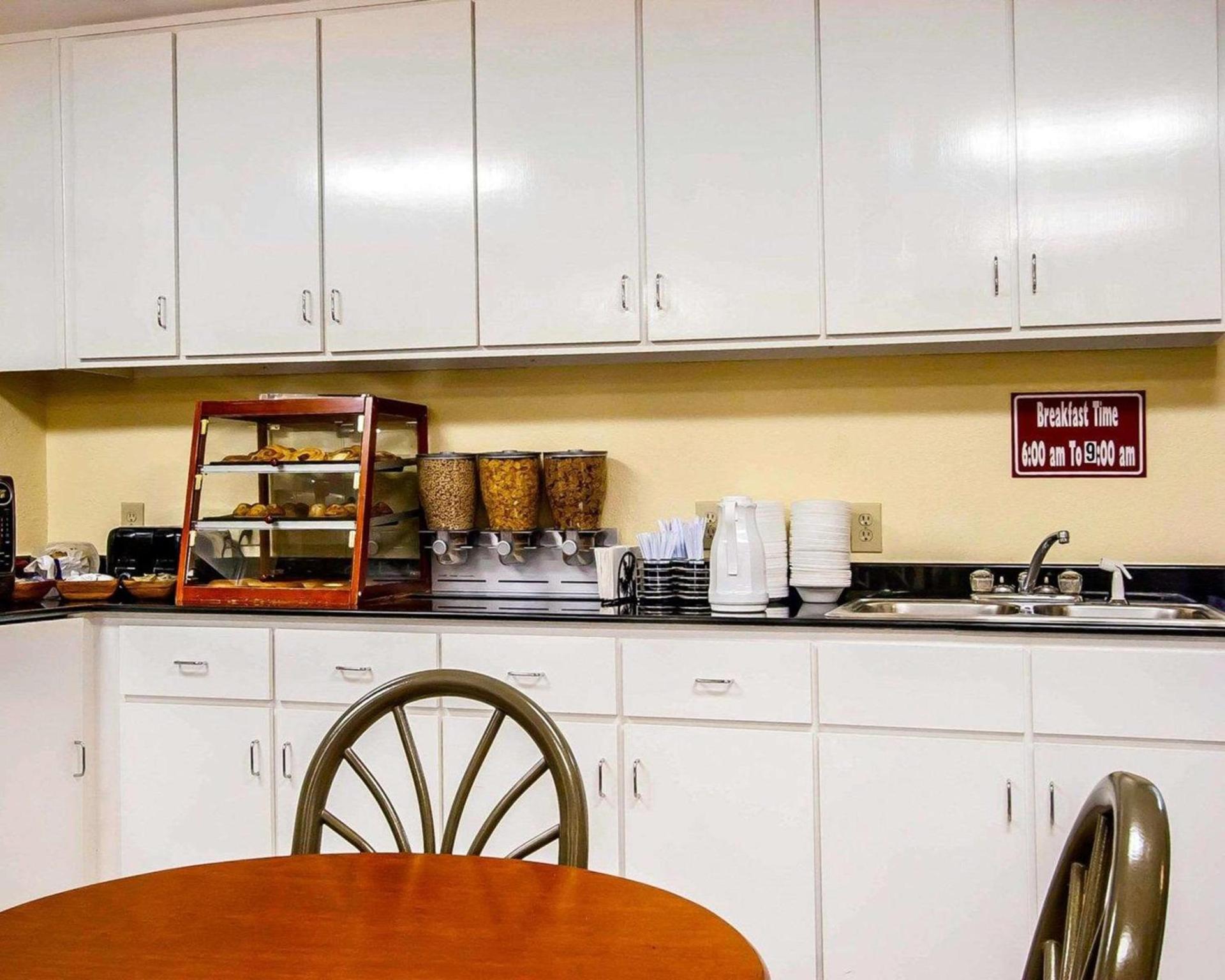 Motel 6 Prattville AL photo 12