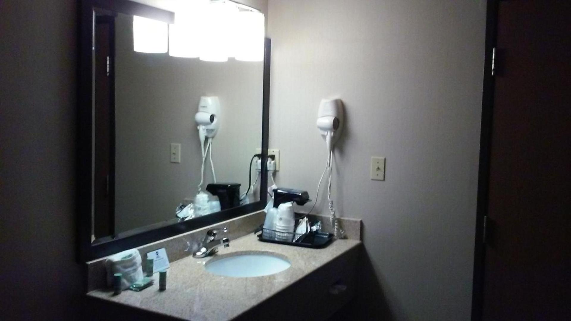 MHO INN and SUITES photo 13