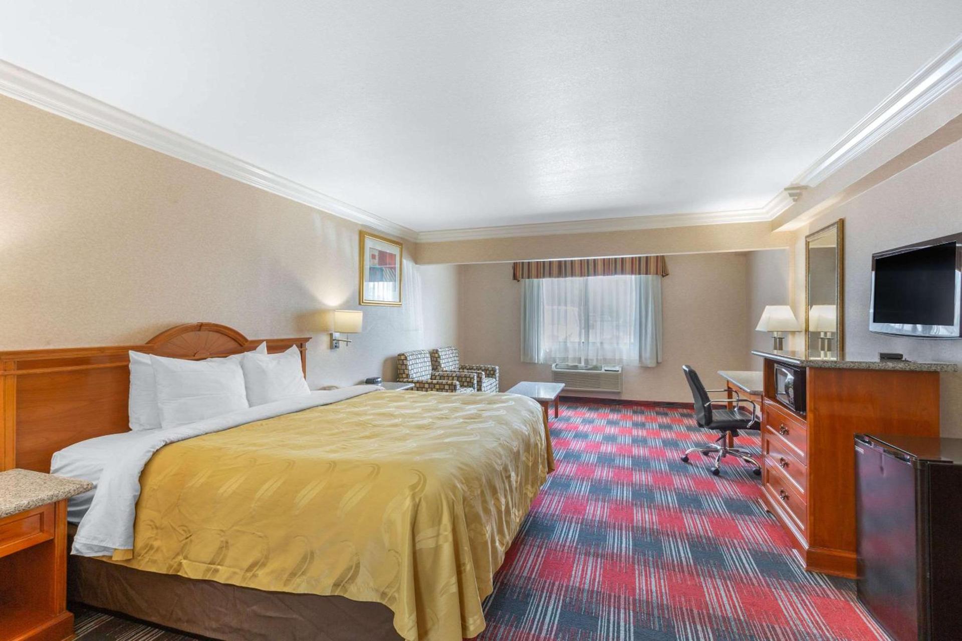 Quality Inn & Suites Oceanside Near Camp Pendleton photo 30