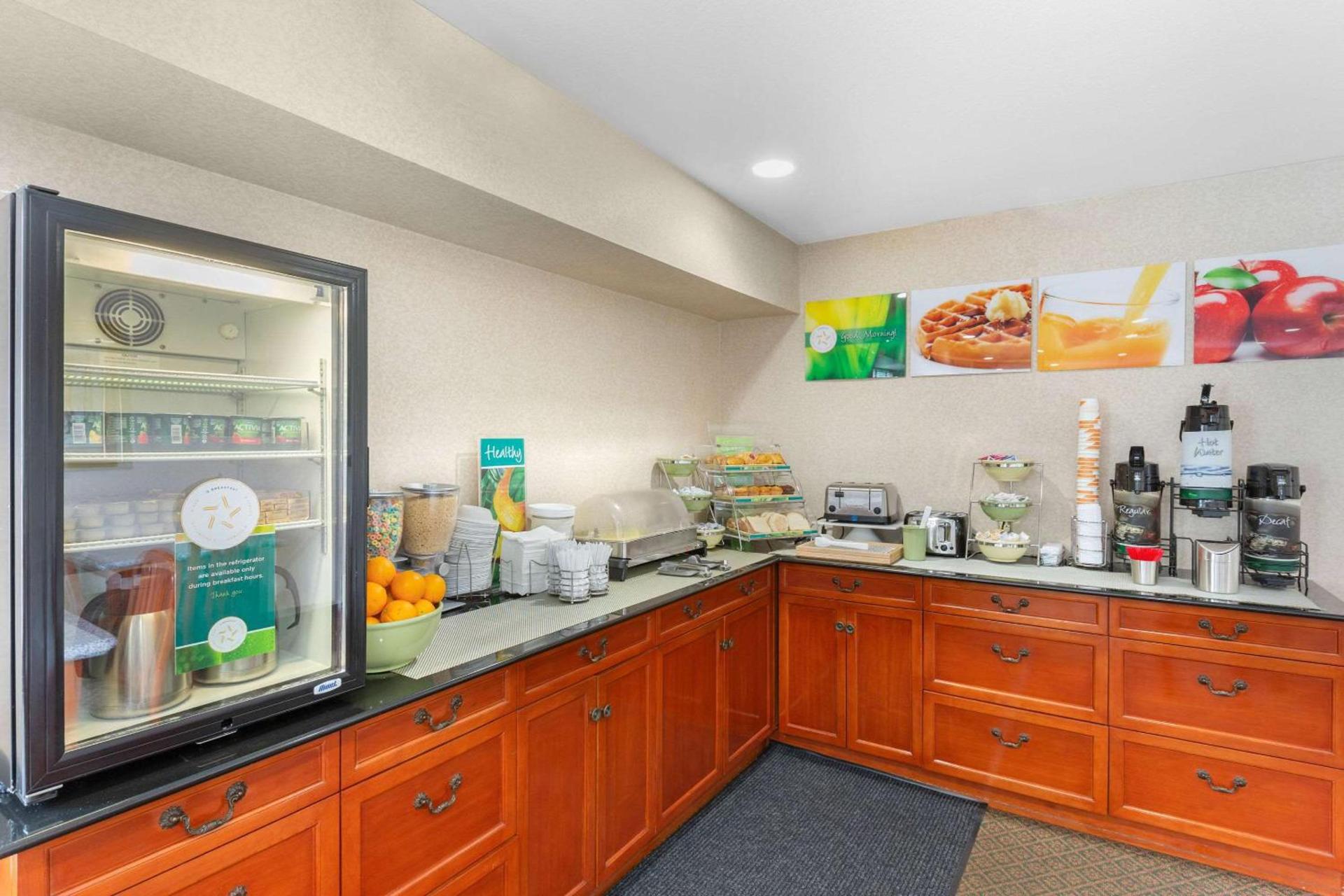 Quality Inn & Suites Oceanside Near Camp Pendleton photo 46