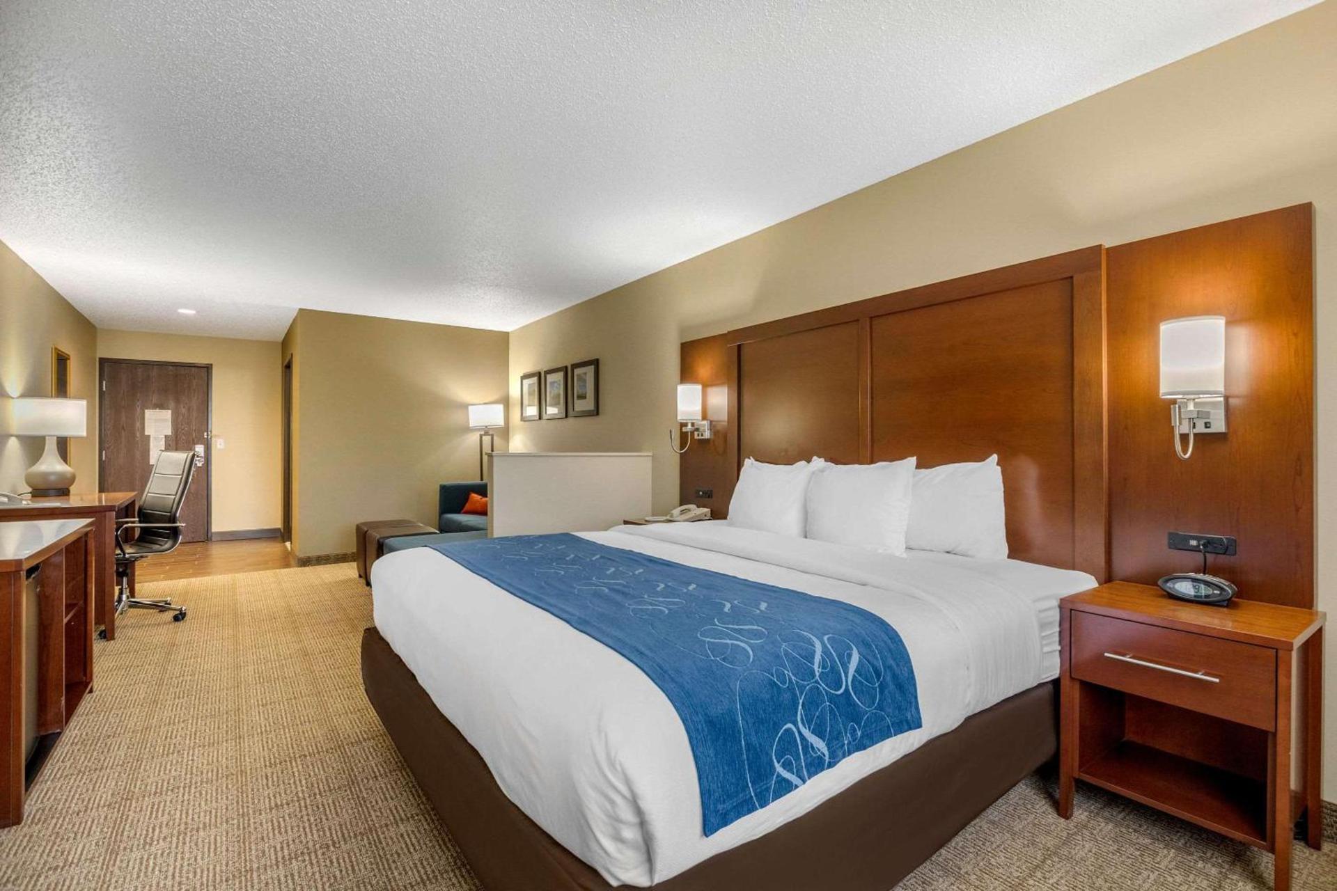 Comfort Suites Cedar Falls Industrial Park photo 24