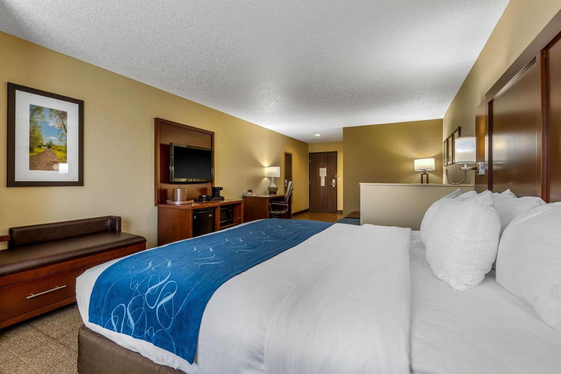 Comfort Suites Cedar Falls Industrial Park photo 22
