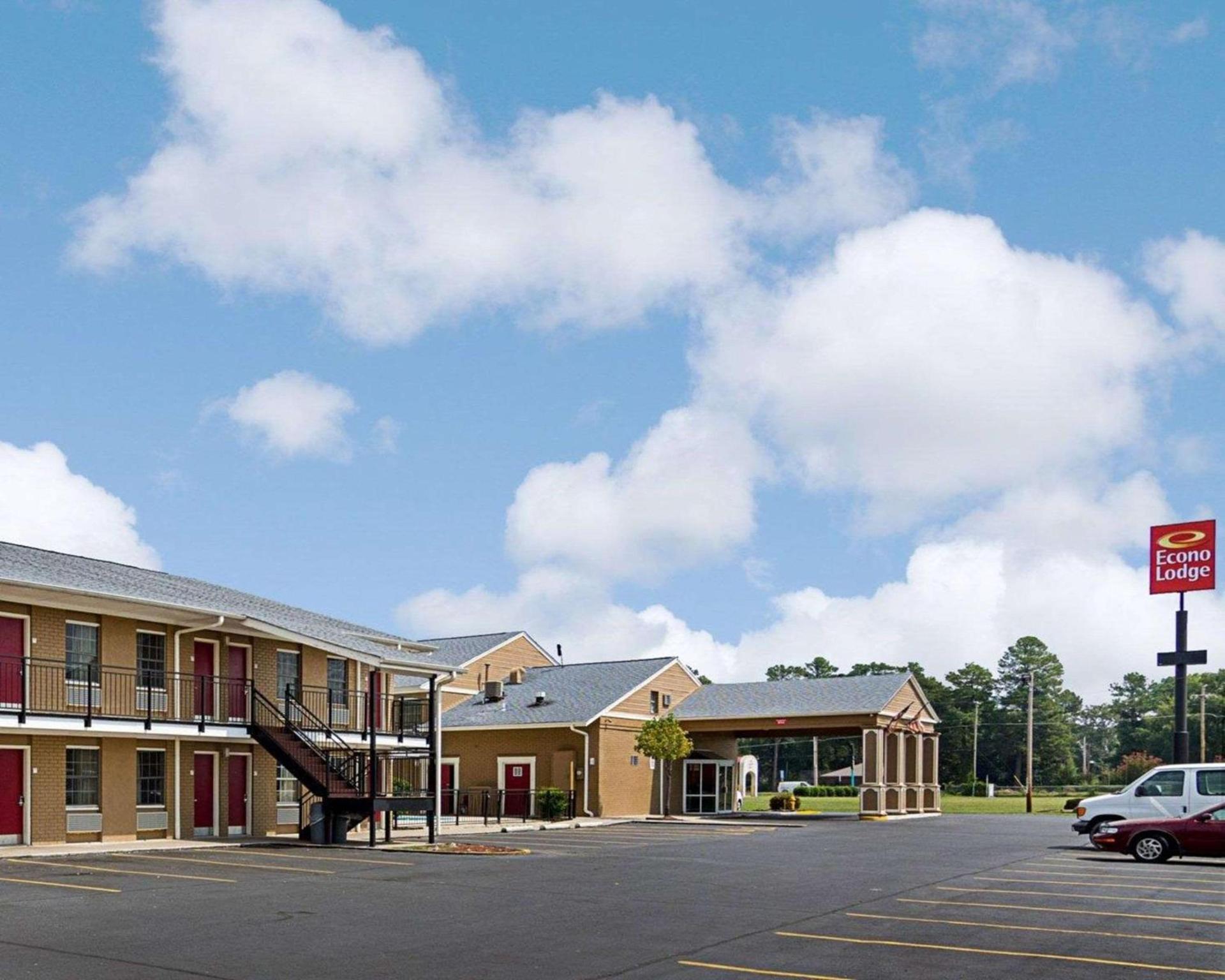 Econo Lodge Pine Bluff photo 12