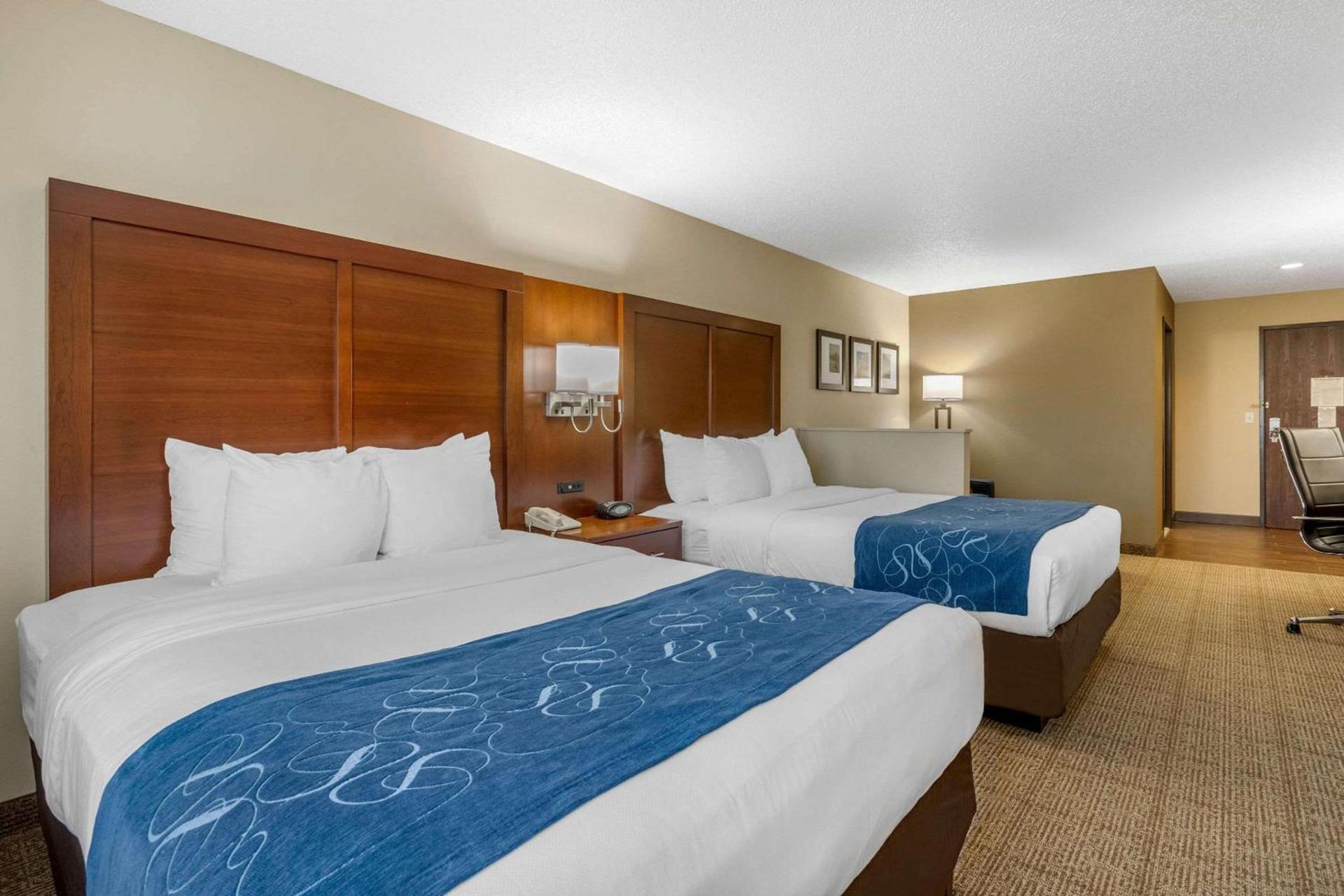 Comfort Suites Cedar Falls Industrial Park photo 16