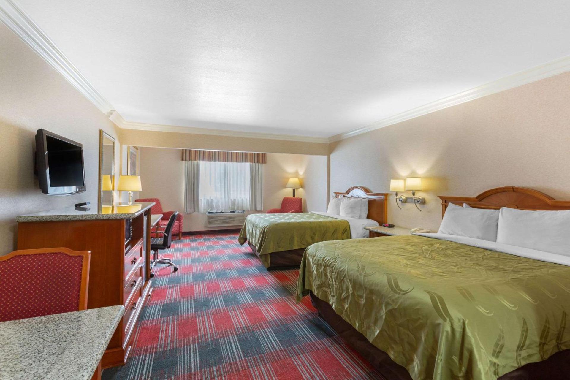 Quality Inn & Suites Oceanside Near Camp Pendleton photo 37