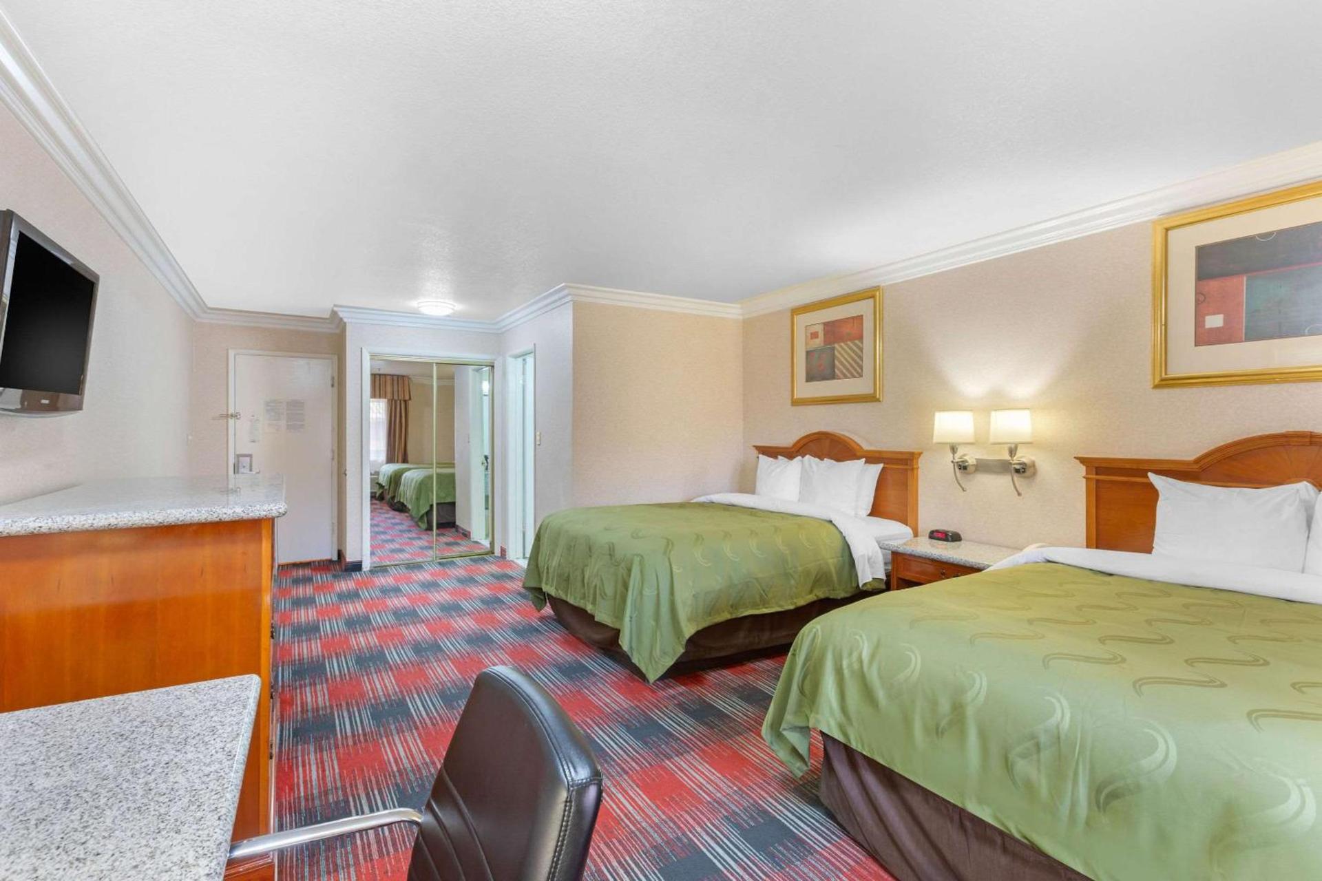 Quality Inn & Suites Oceanside Near Camp Pendleton photo 28