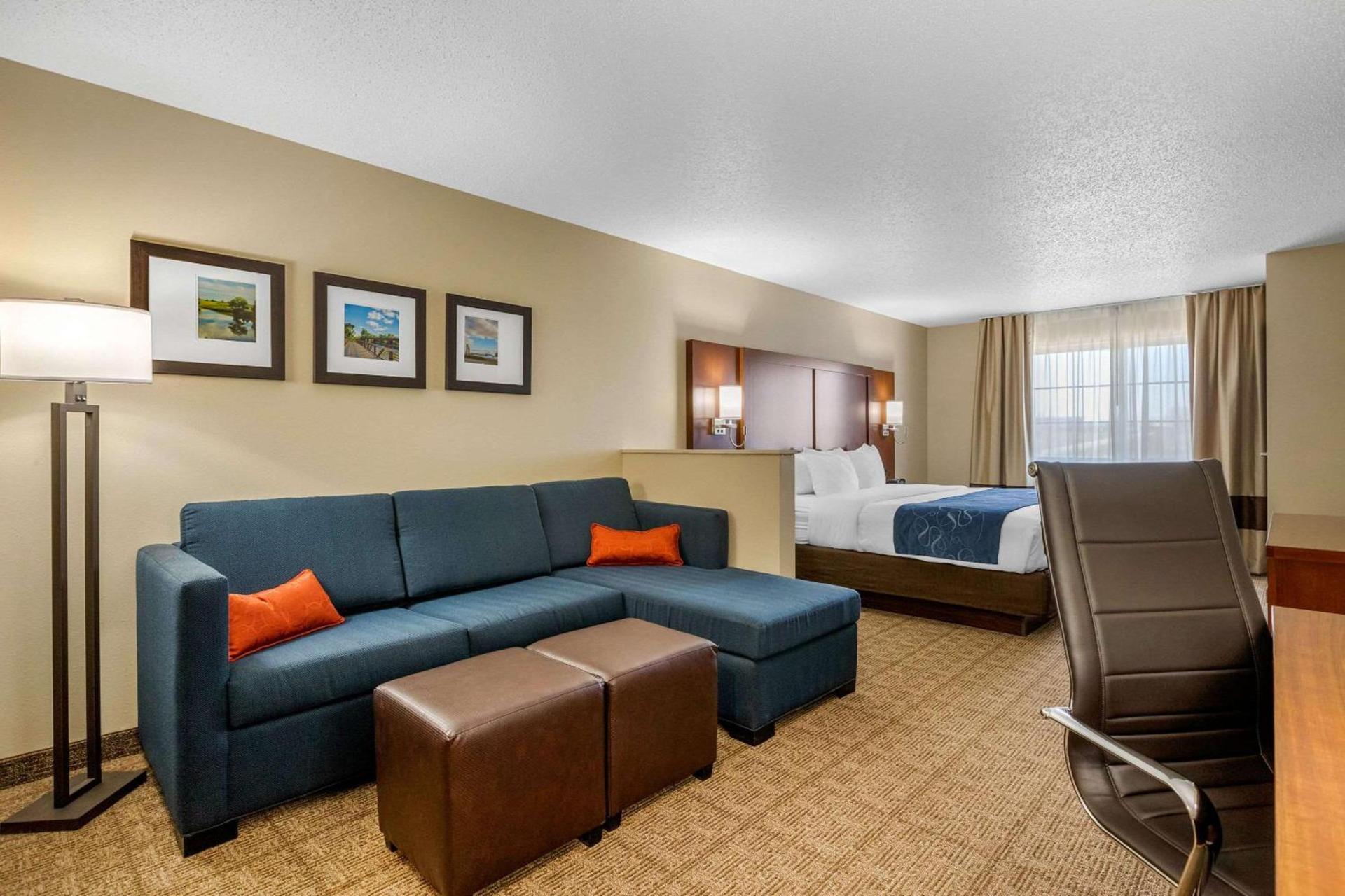 Comfort Suites Cedar Falls Industrial Park photo 15