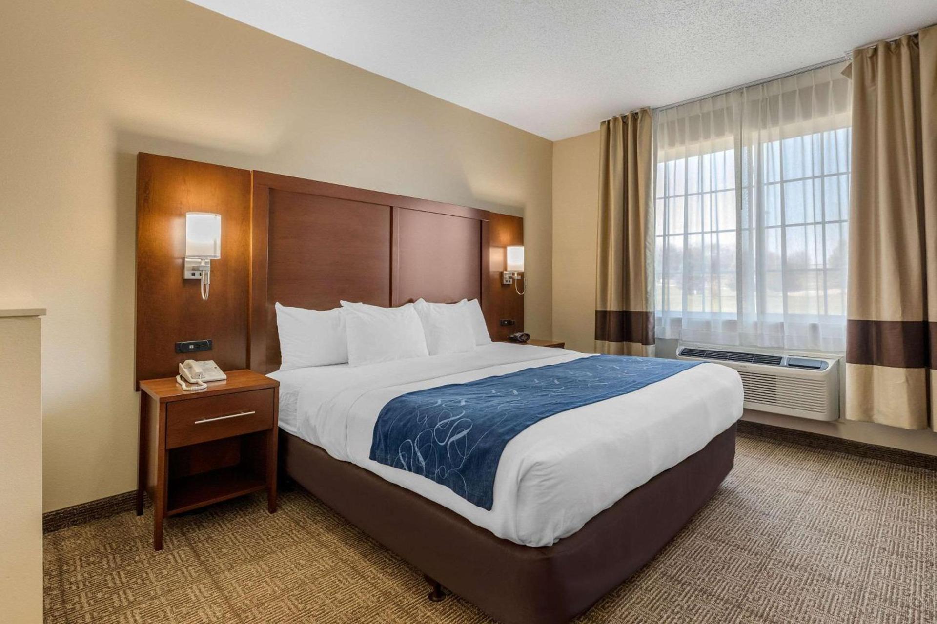 Comfort Suites Cedar Falls Industrial Park photo 14