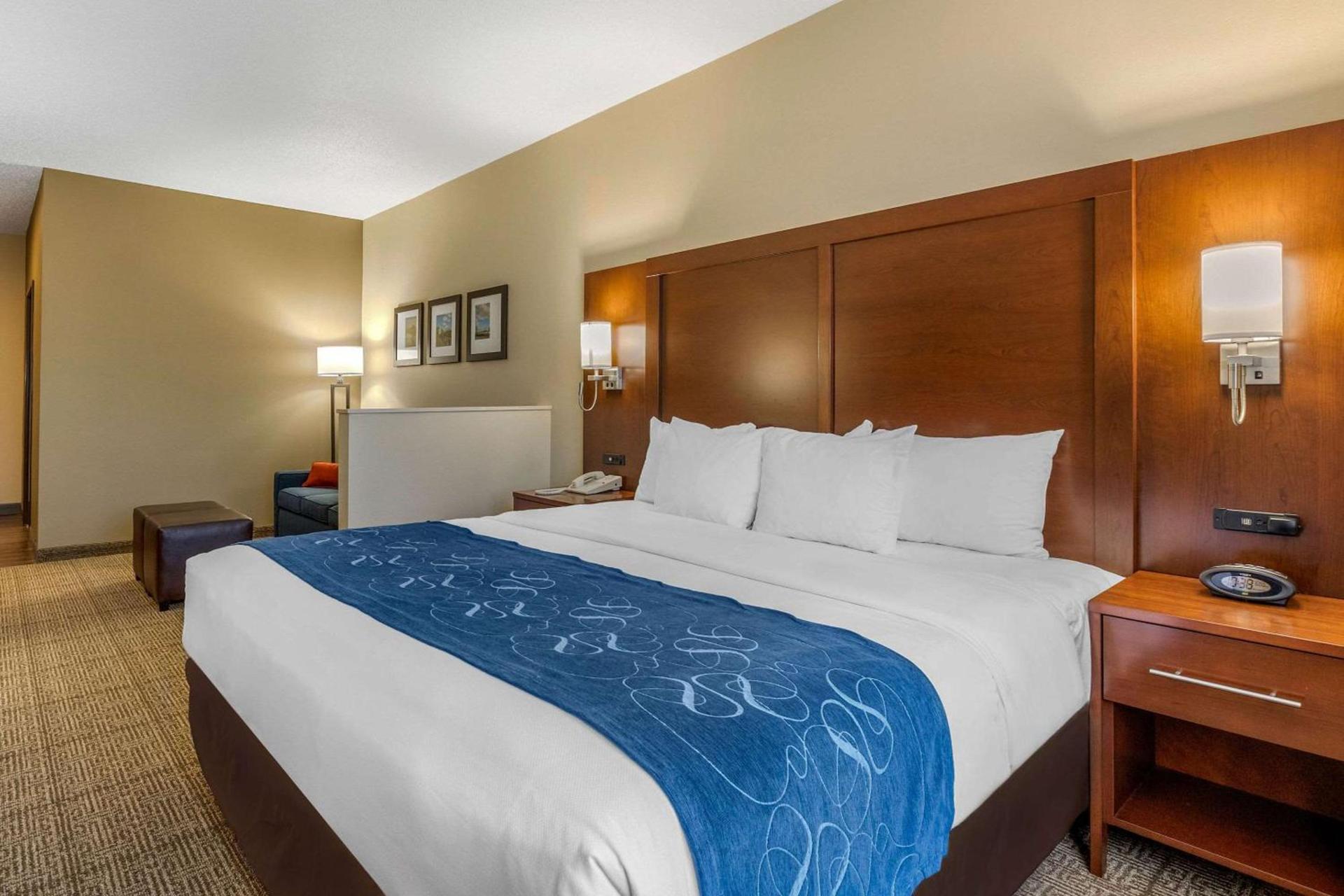 Comfort Suites Cedar Falls Industrial Park photo 13