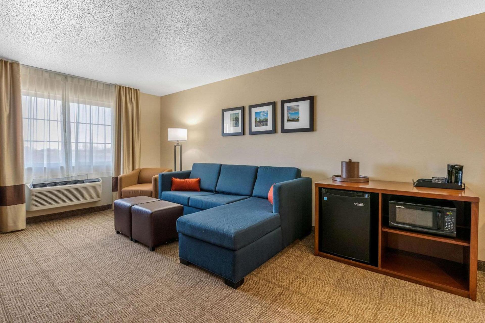 Comfort Suites Cedar Falls Industrial Park photo 8
