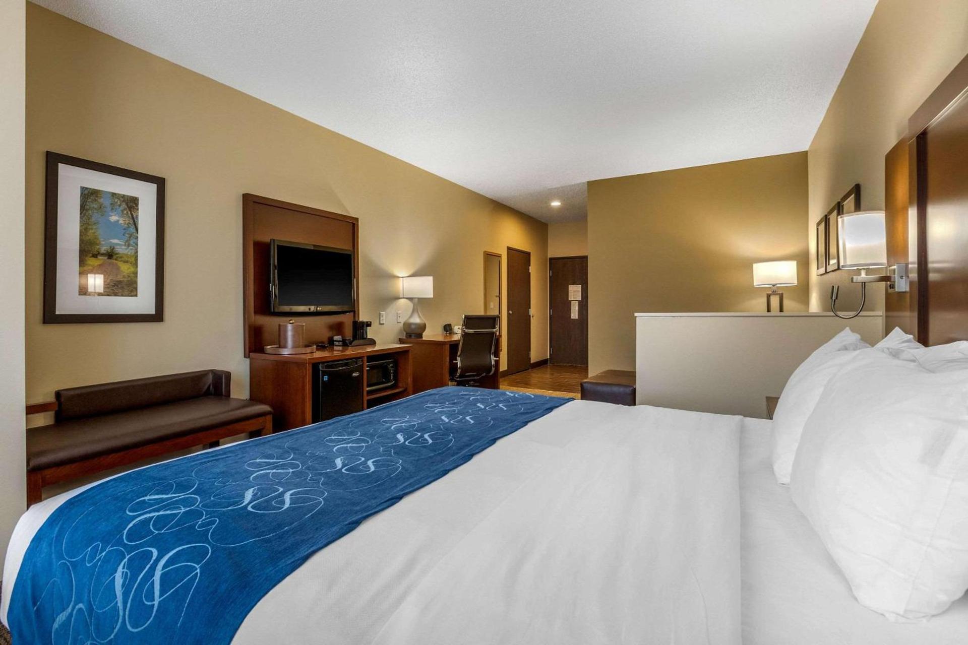 Comfort Suites Cedar Falls Industrial Park photo 7