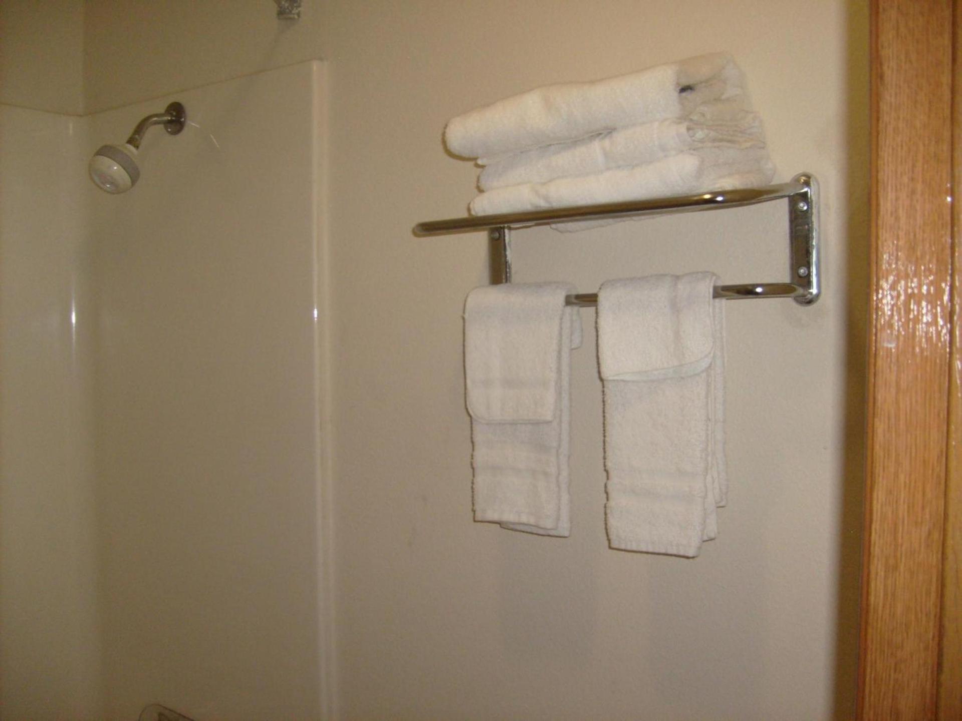 Express Inn Thomson photo 31