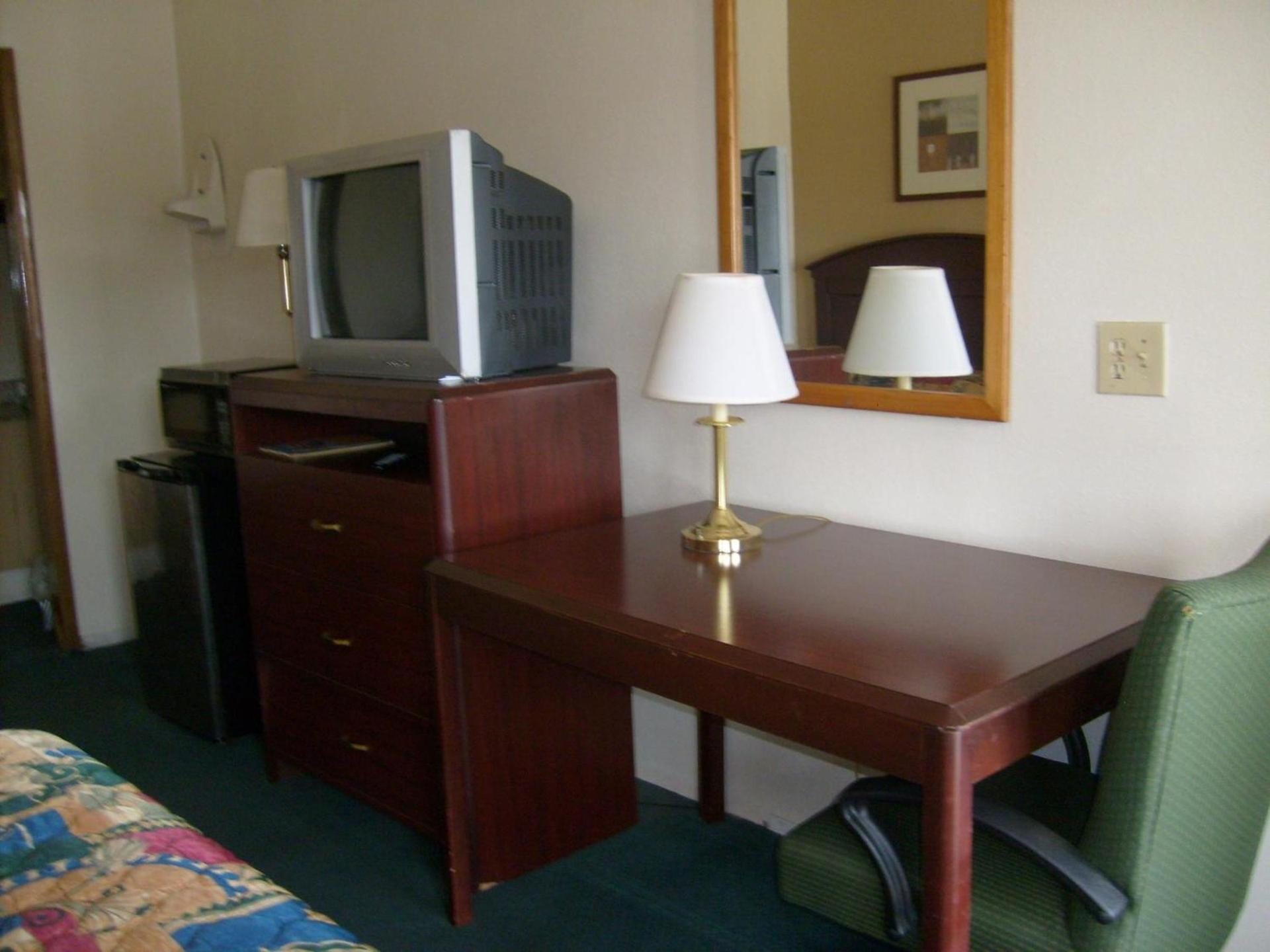 Express Inn Thomson photo 34