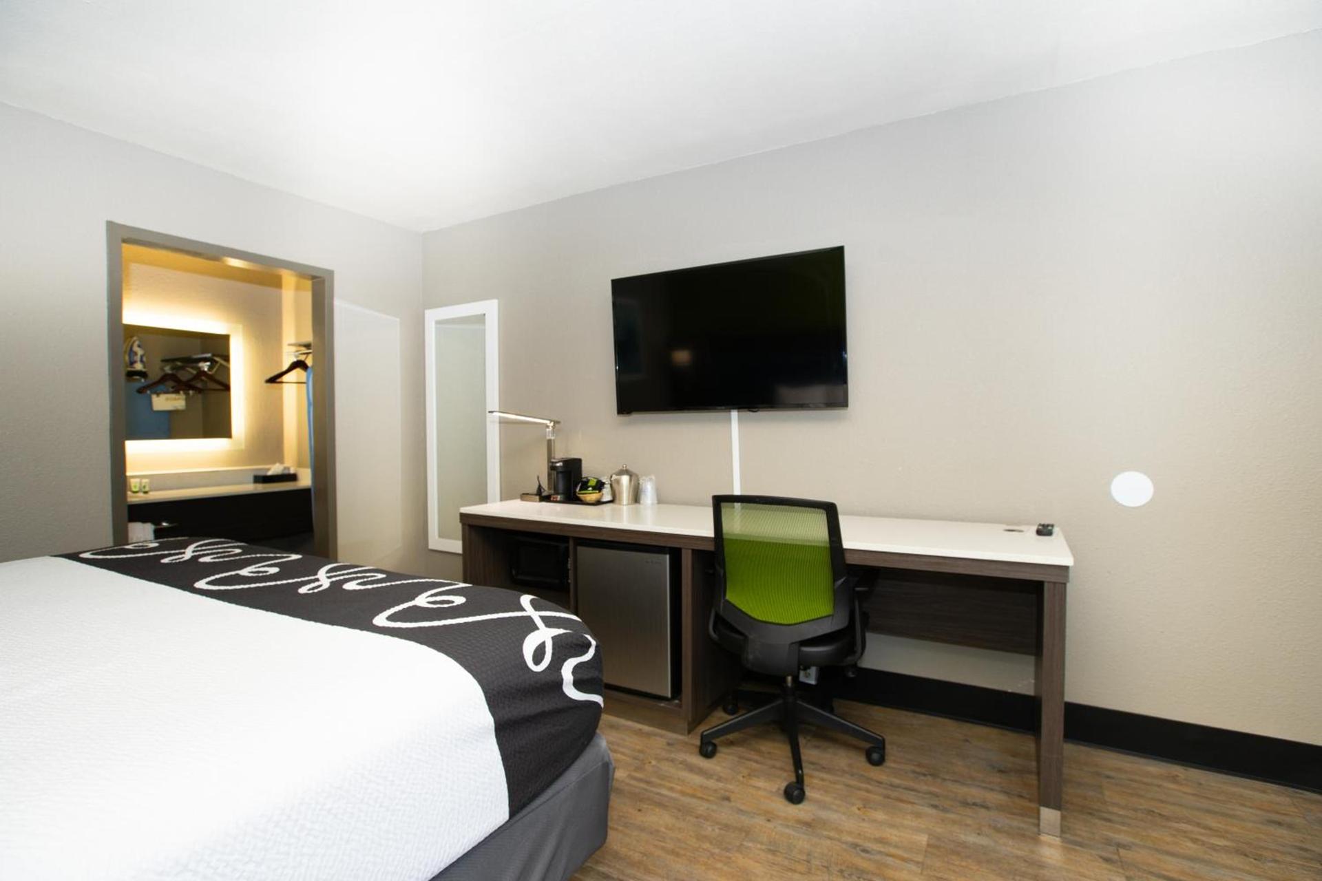 SureStay Plus Hotel by Best Western Point Richmond photo 33