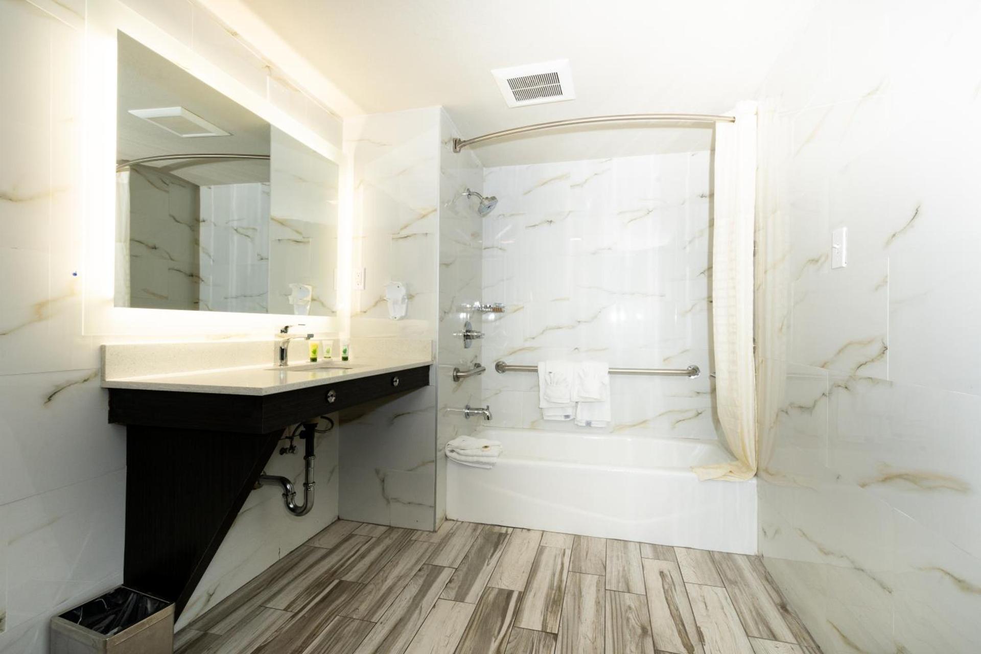 SureStay Plus Hotel by Best Western Point Richmond photo 30