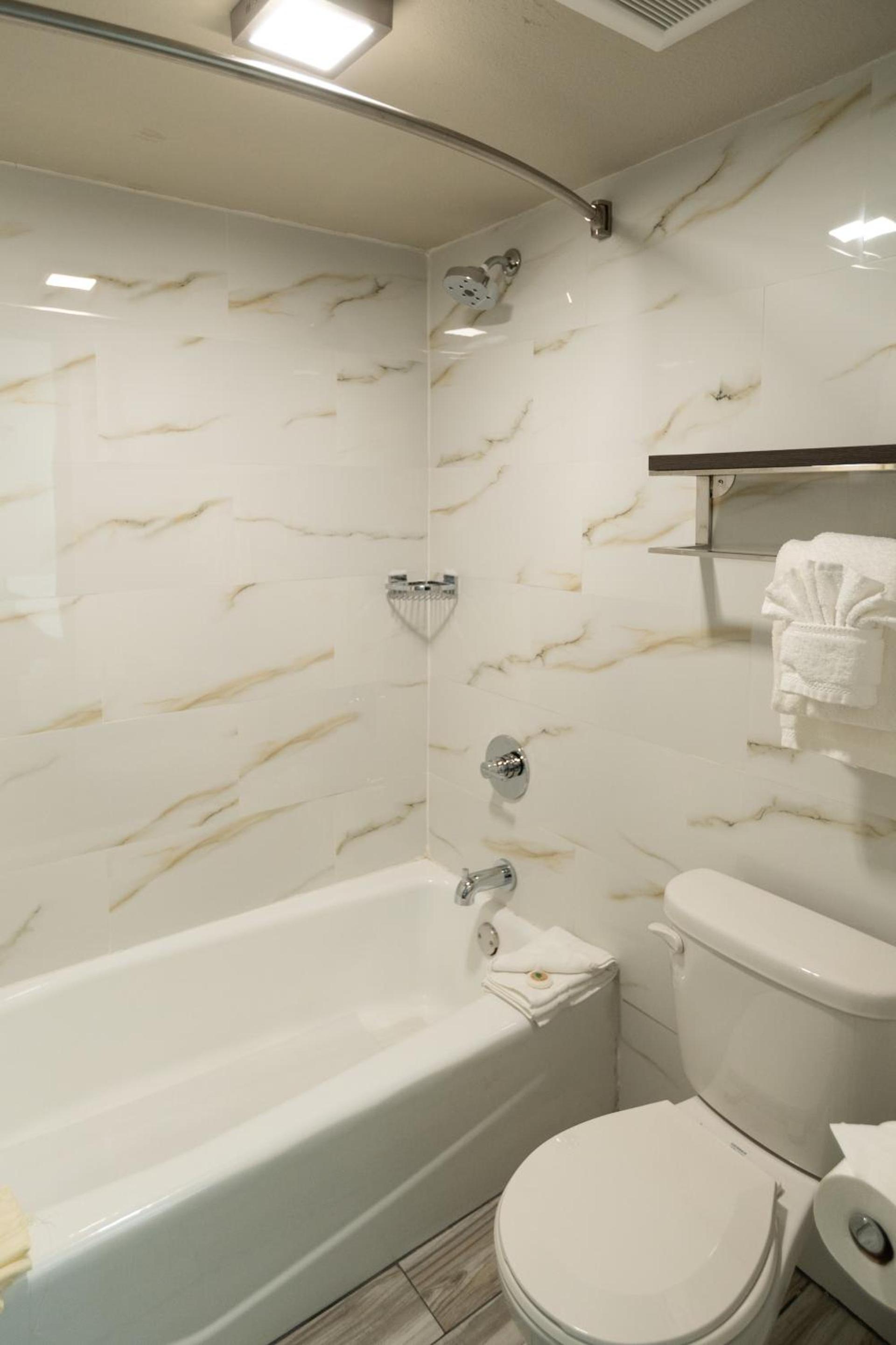 SureStay Plus Hotel by Best Western Point Richmond photo 31