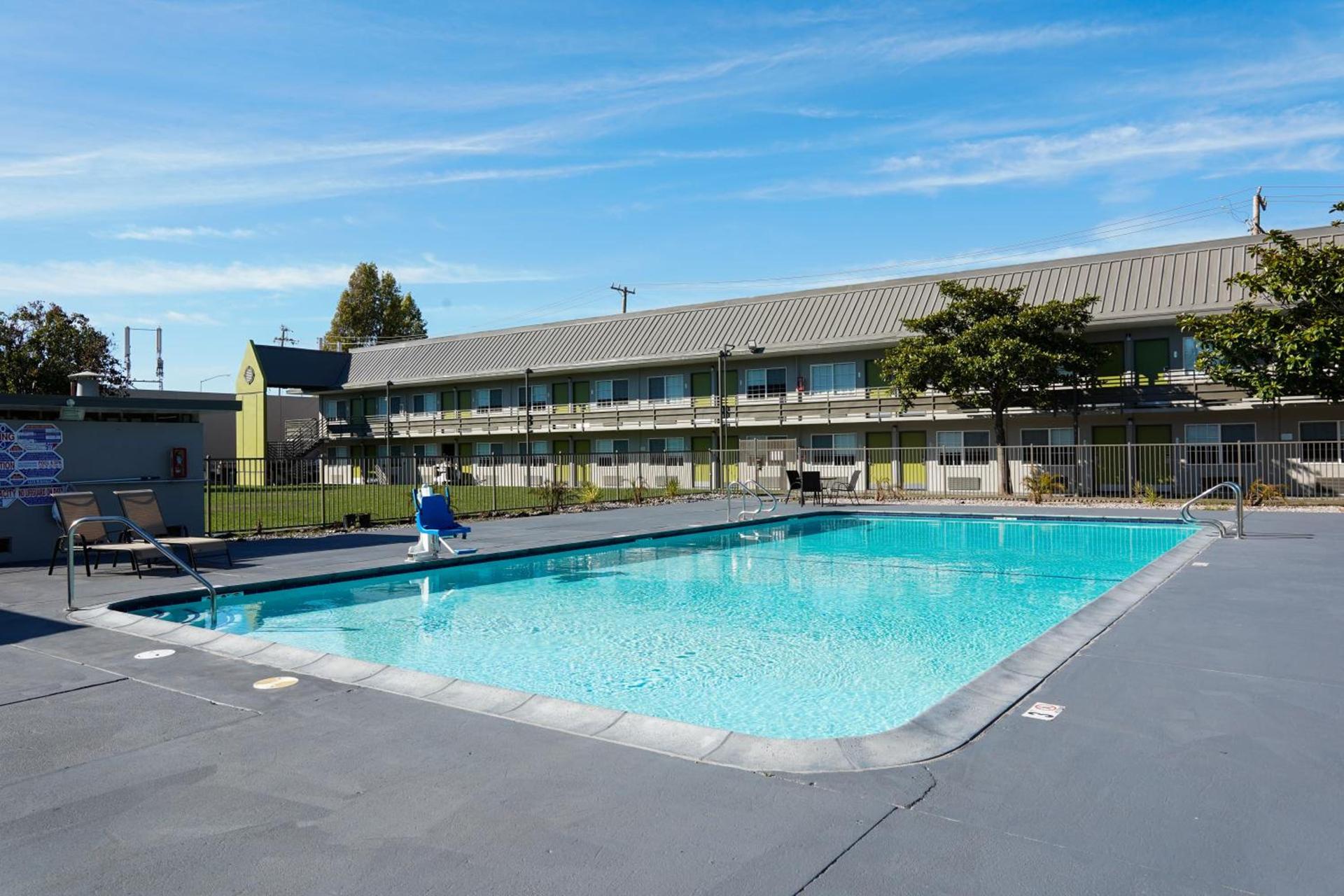 SureStay Plus Hotel by Best Western Point Richmond photo 24