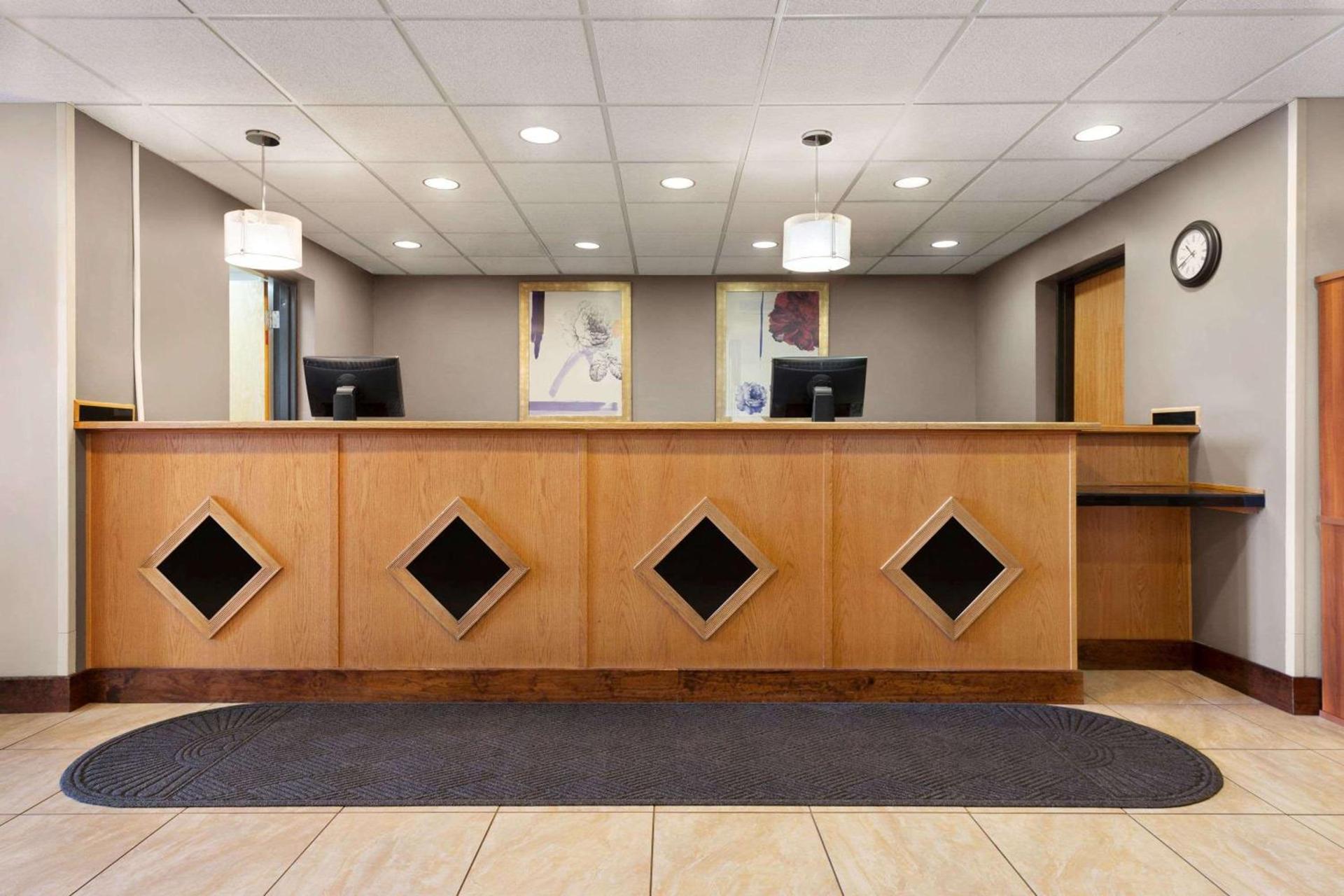 Howard Johnson by Wyndham Billings photo 4