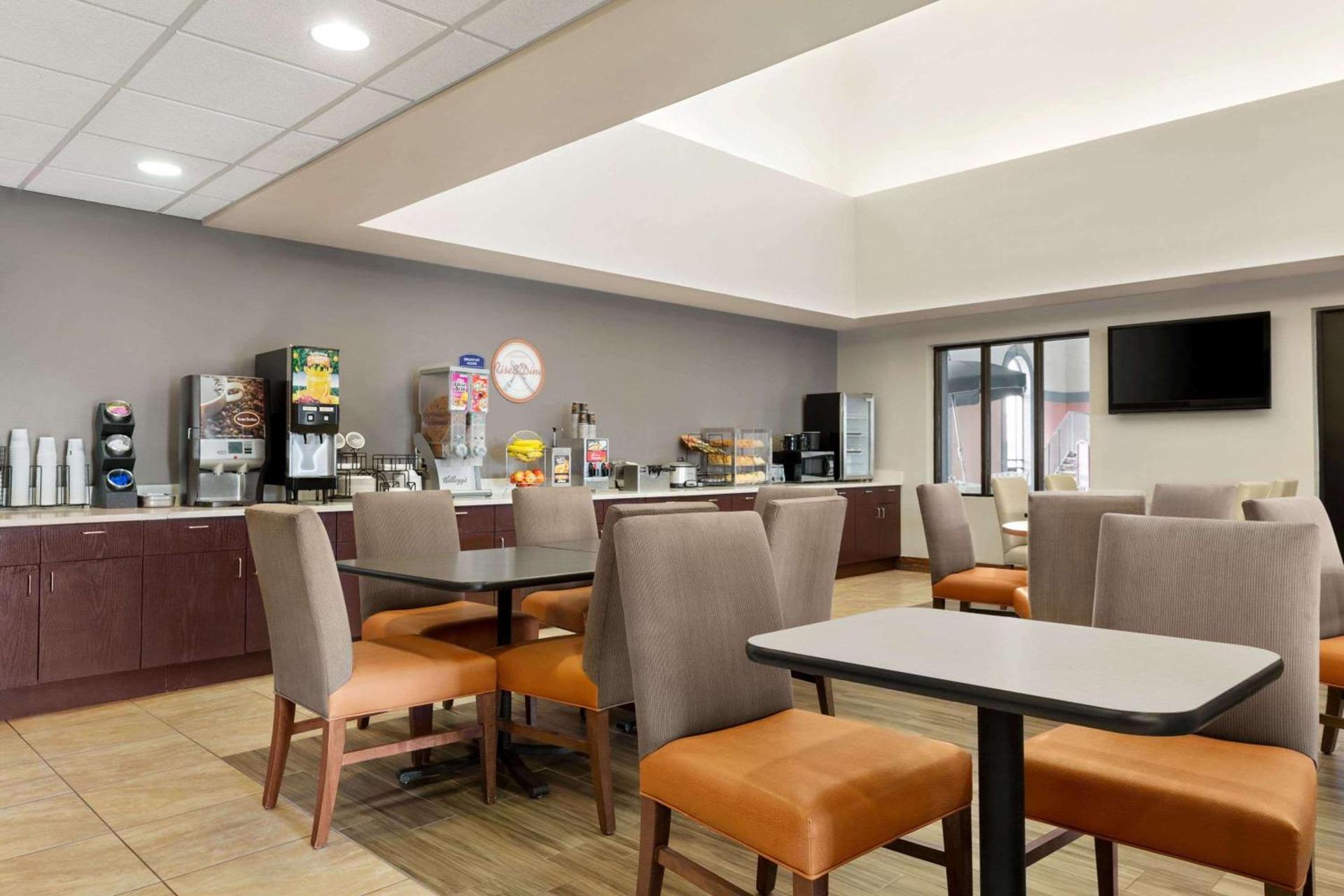 Howard Johnson by Wyndham Billings photo 12