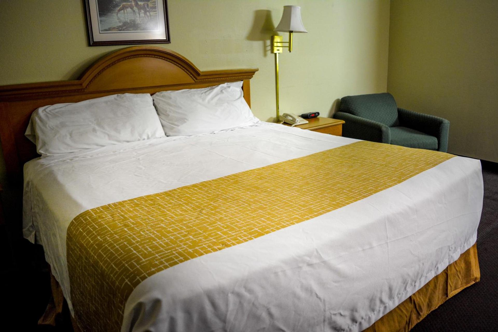 Travelodge by Wyndham St. Louis photo 27