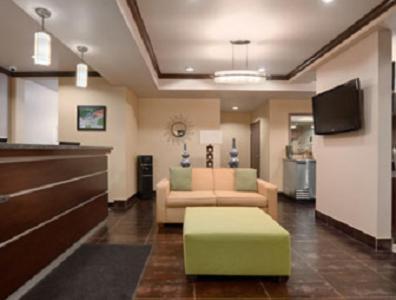 Super 8 by Wyndham Dilley TX photo 17