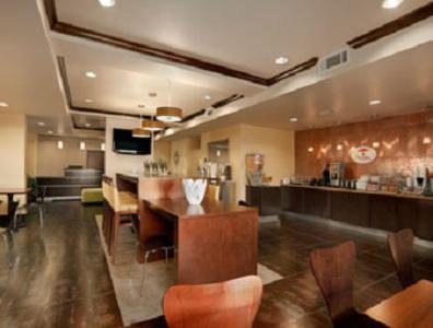 Super 8 by Wyndham Dilley TX photo 16