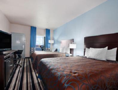 Super 8 by Wyndham Dilley TX photo 23