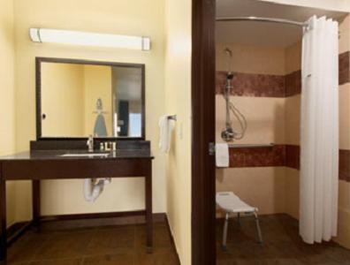 Super 8 by Wyndham Dilley TX photo 24