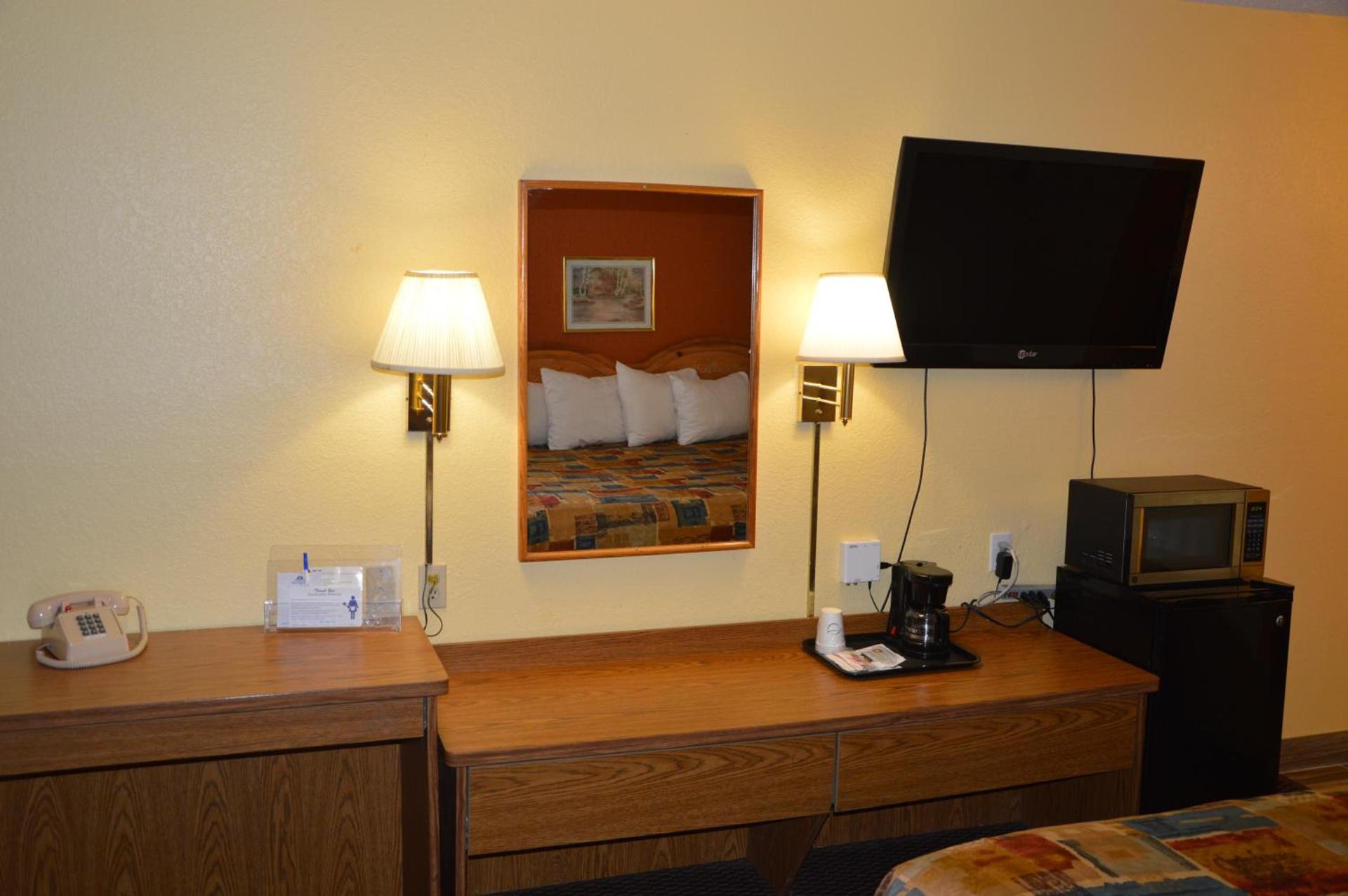 Burnsville Inn & Suites photo 20