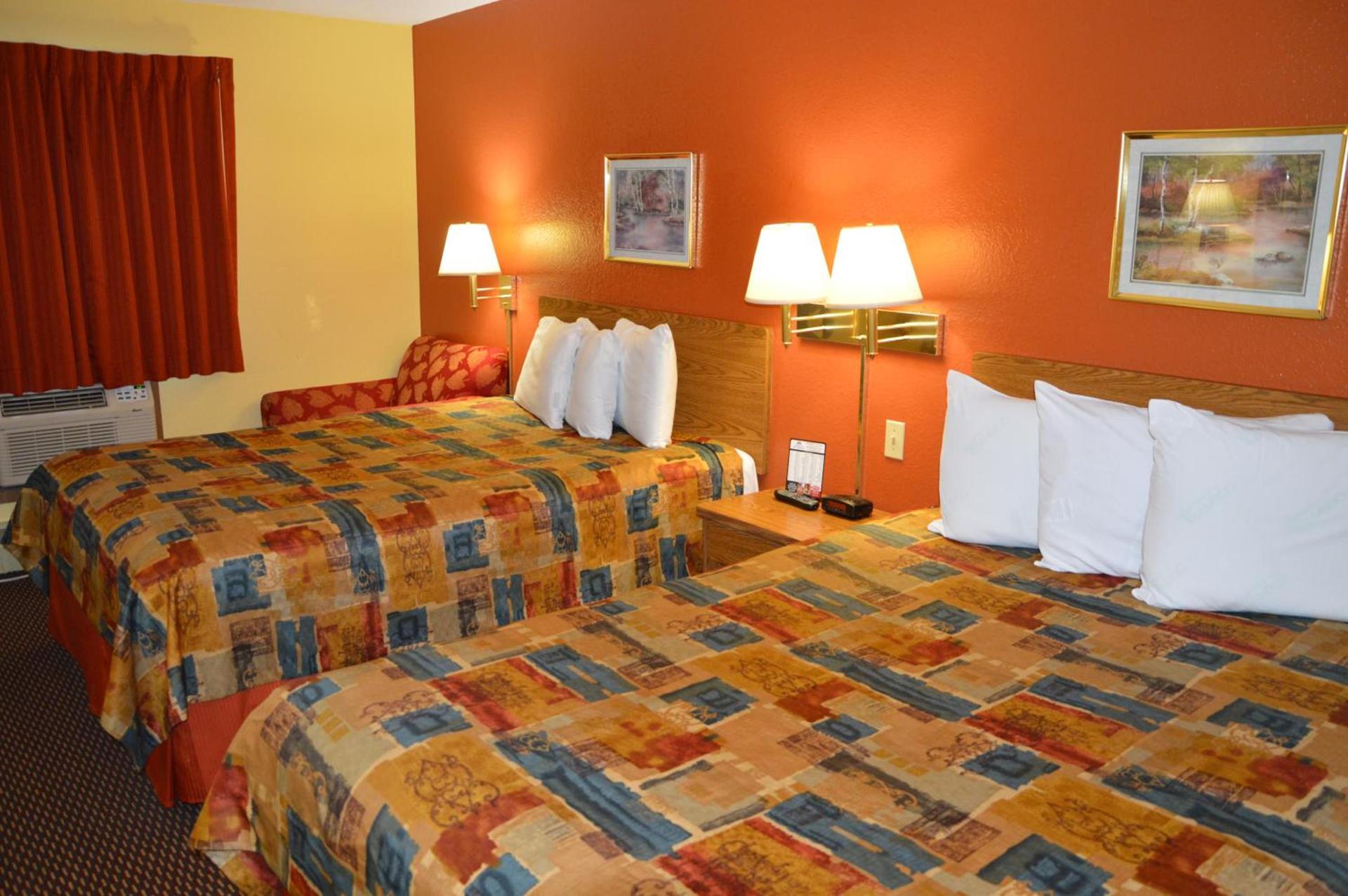 Burnsville Inn & Suites photo 21