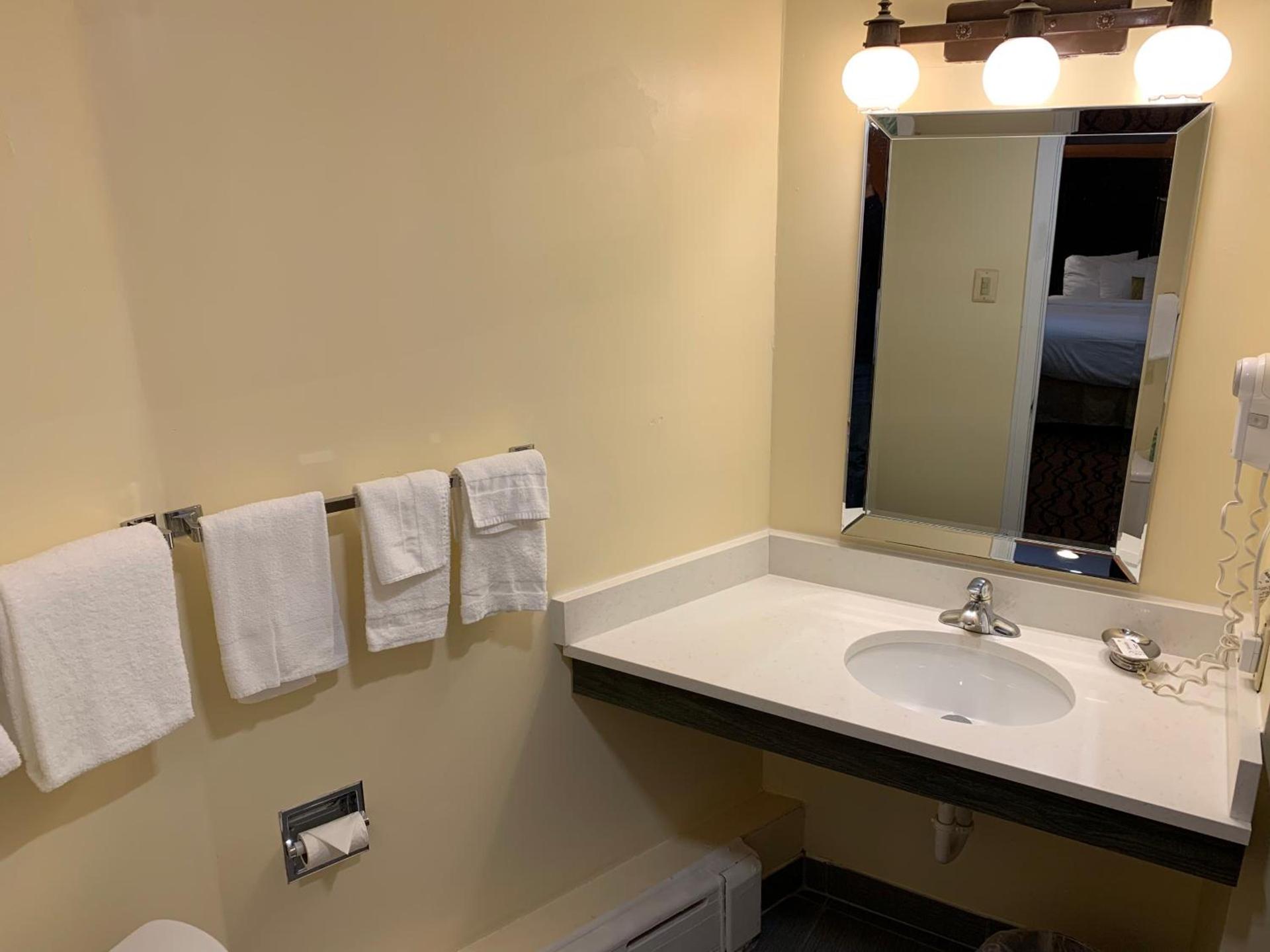 Four Winds Country Motel photo 22