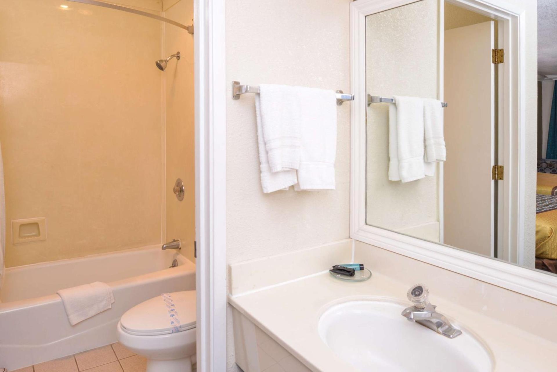 Atascadero Inn photo 33