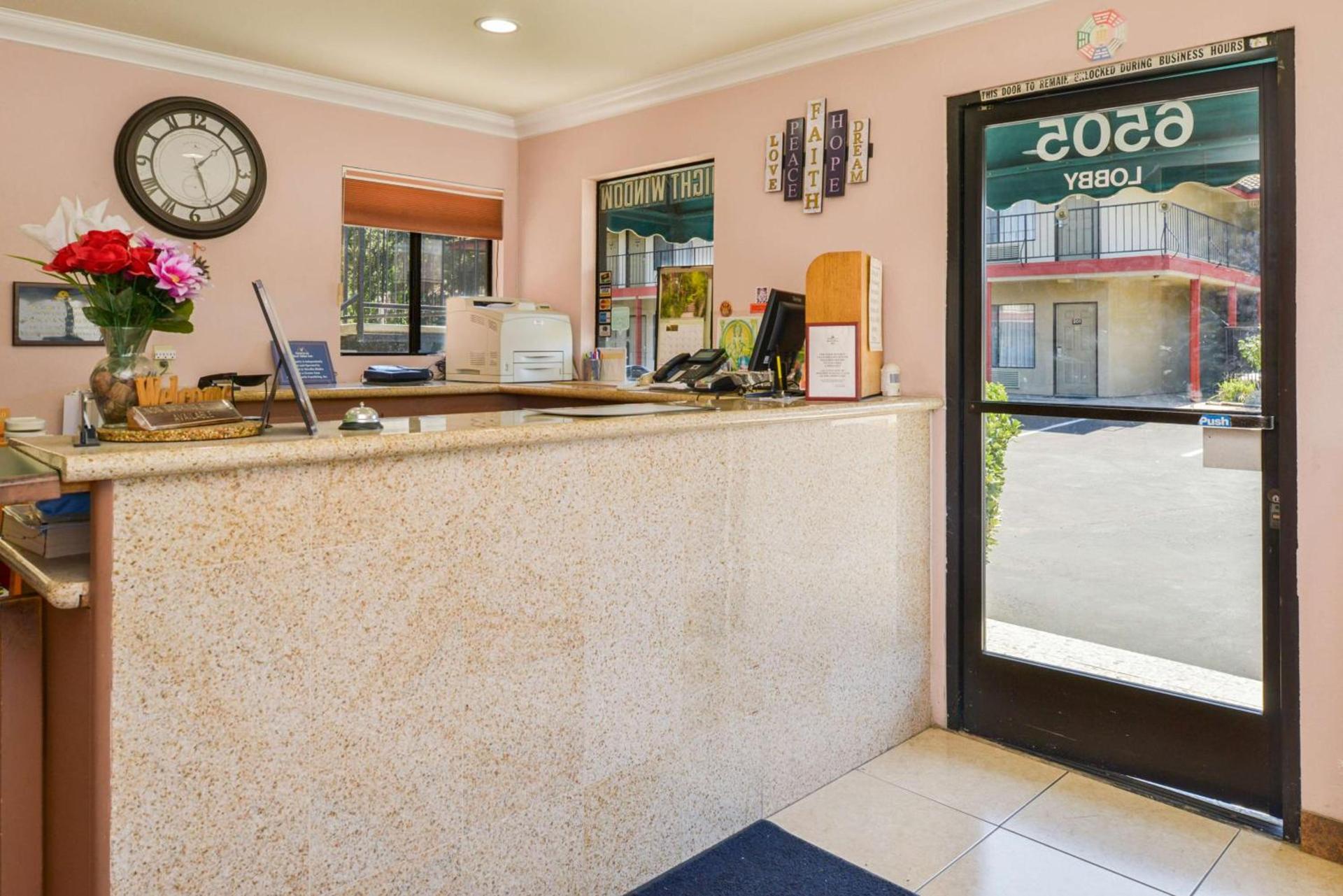 Atascadero Inn photo 11