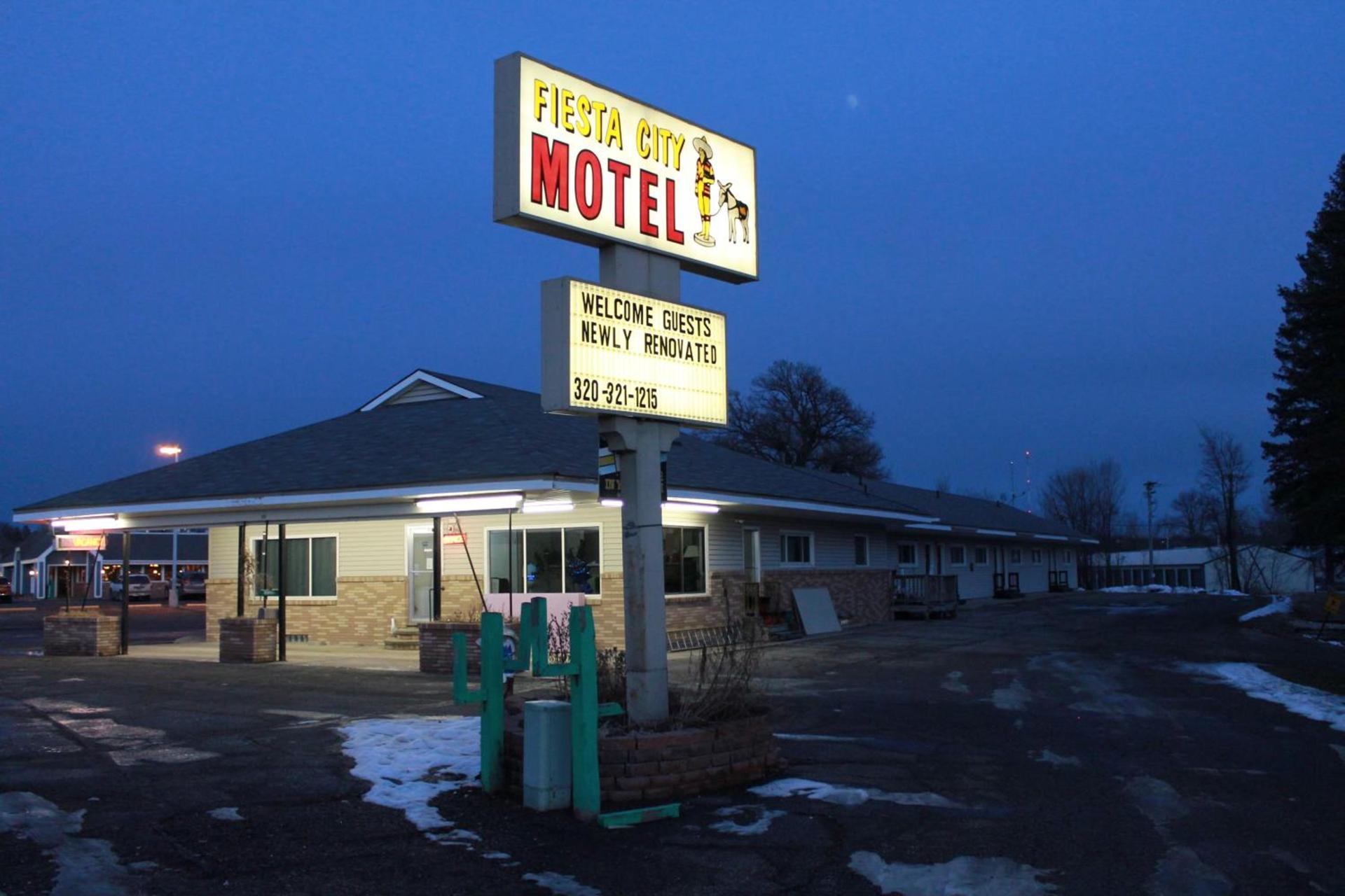 Fiesta City Motel photo 35