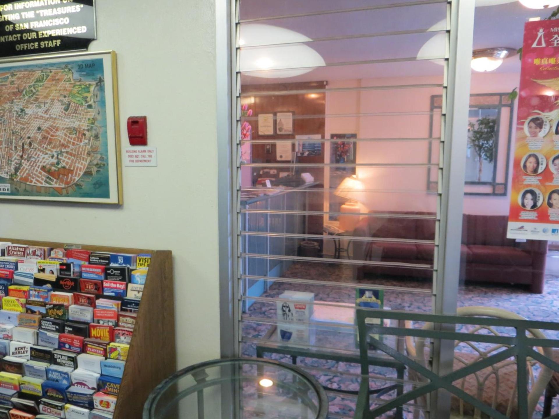 Royal Pacific Motor Inn photo 10